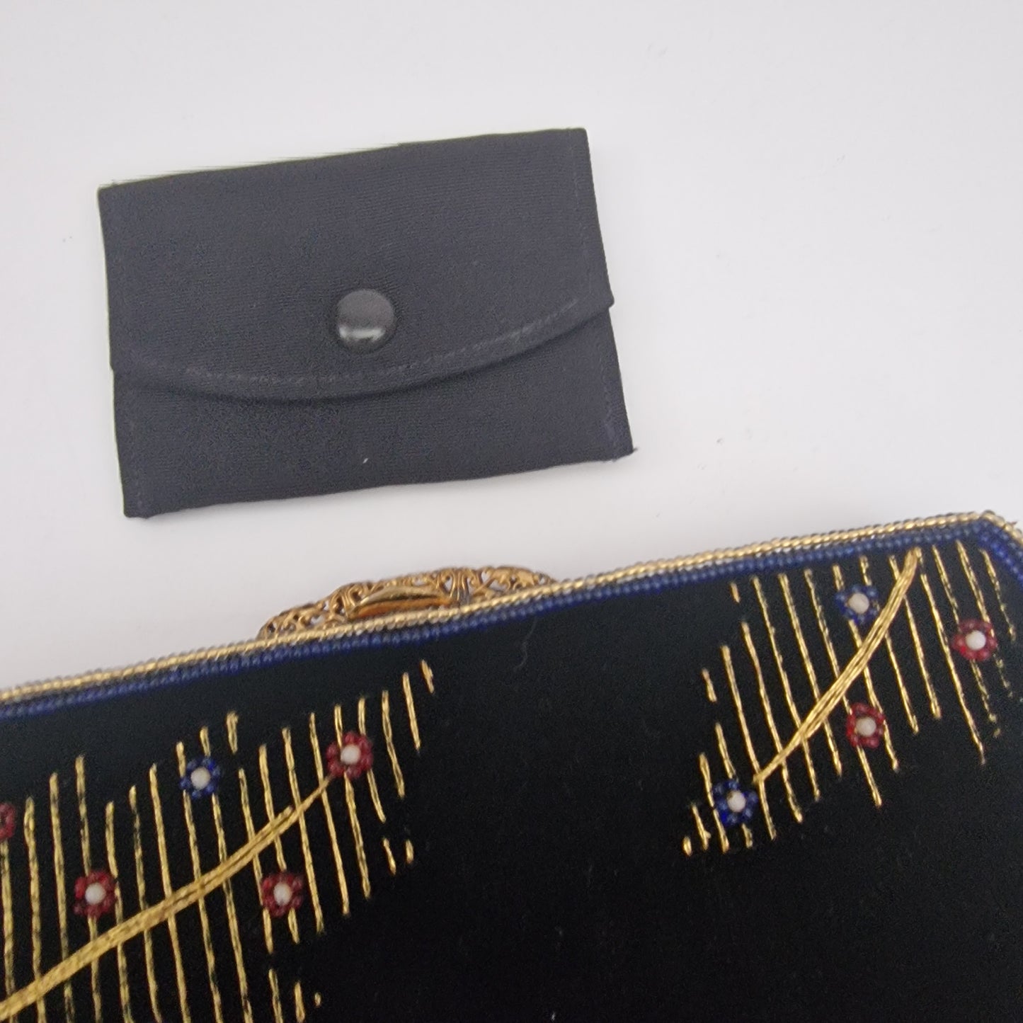 Vintage 1960s Black Velvet Embroidered Clutch Bag Gold-Tone Filigree Frame Clasp – photo 9