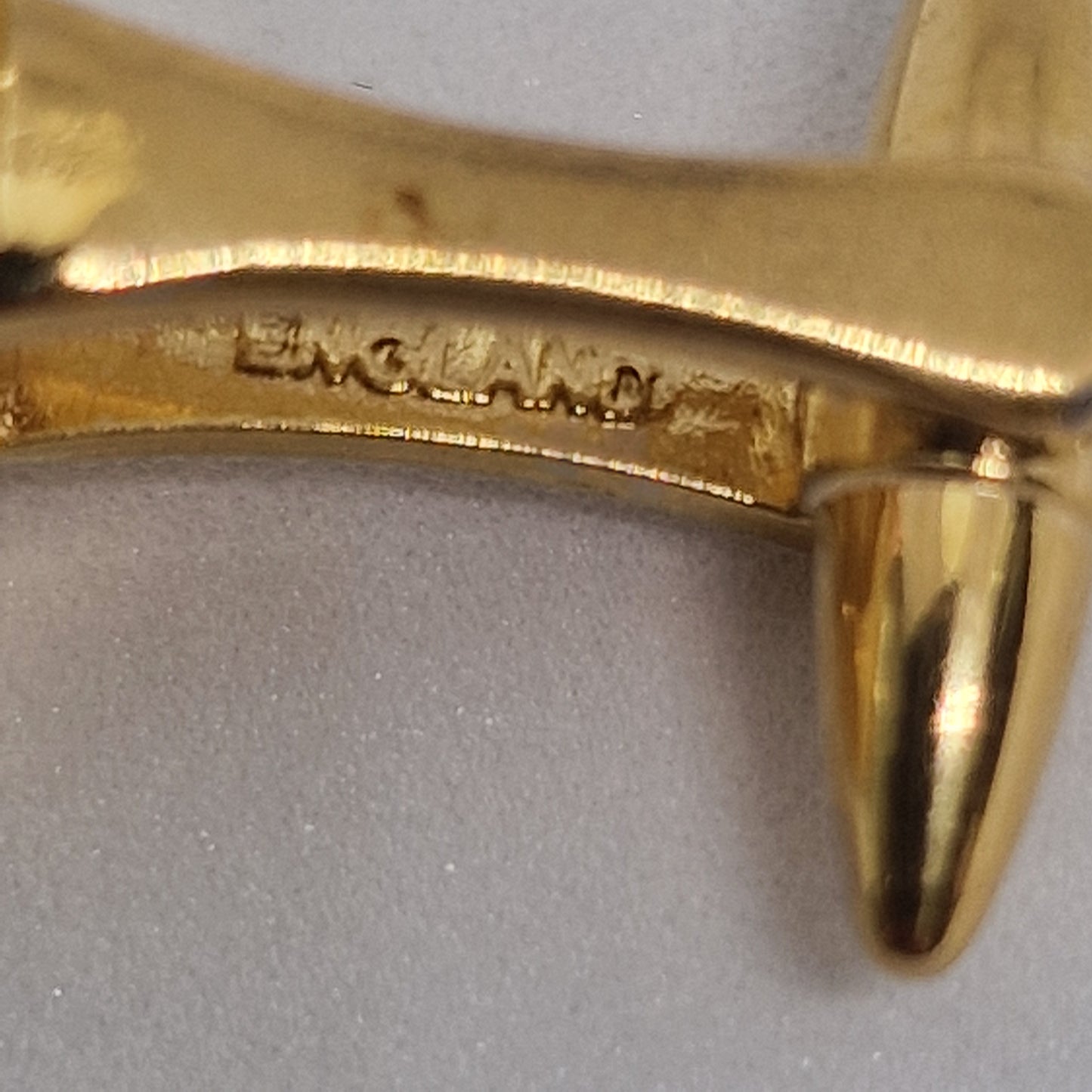 Vintage 1950s Gold-Tone Cufflinks Made In England Round Engraved Border Costume – photo 5