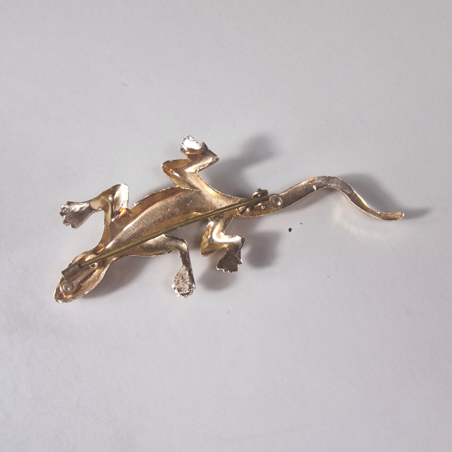 Vintage 1980s Gold-Tone Marcasite Lizard Gecko Brooch Dark Stone Figural Animal