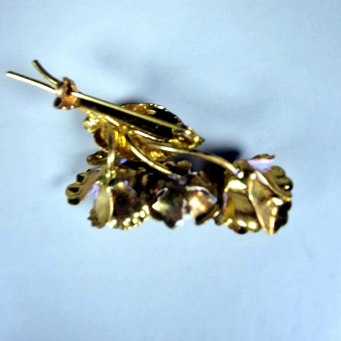 Vintage Gold-Tone Enamel Floral Bird Brooch Figural Mid-Century Botanical Rose – photo 2