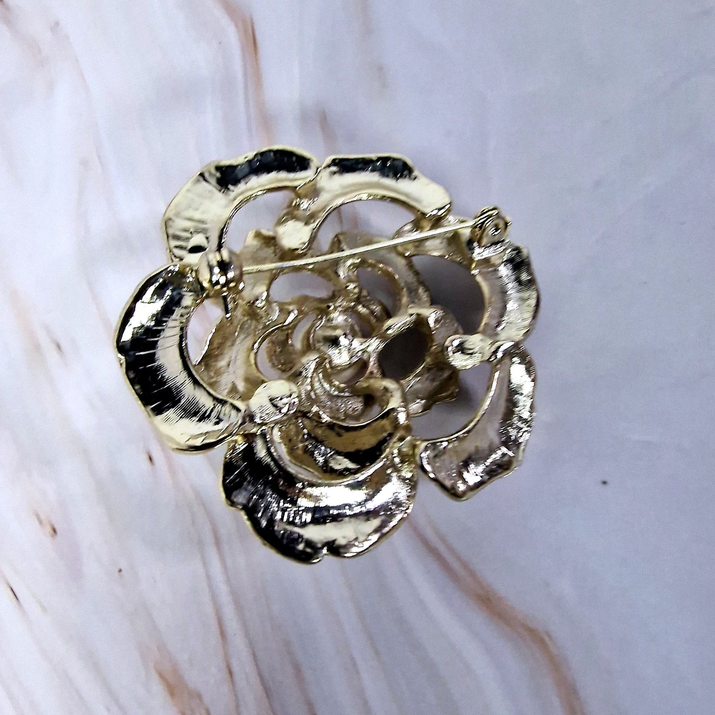 Silver-Tone Rose Brooch, Faux Pearl Centre, Clear Rhinestone Floral Pin, Vintage Costume Jewelry – photo 3