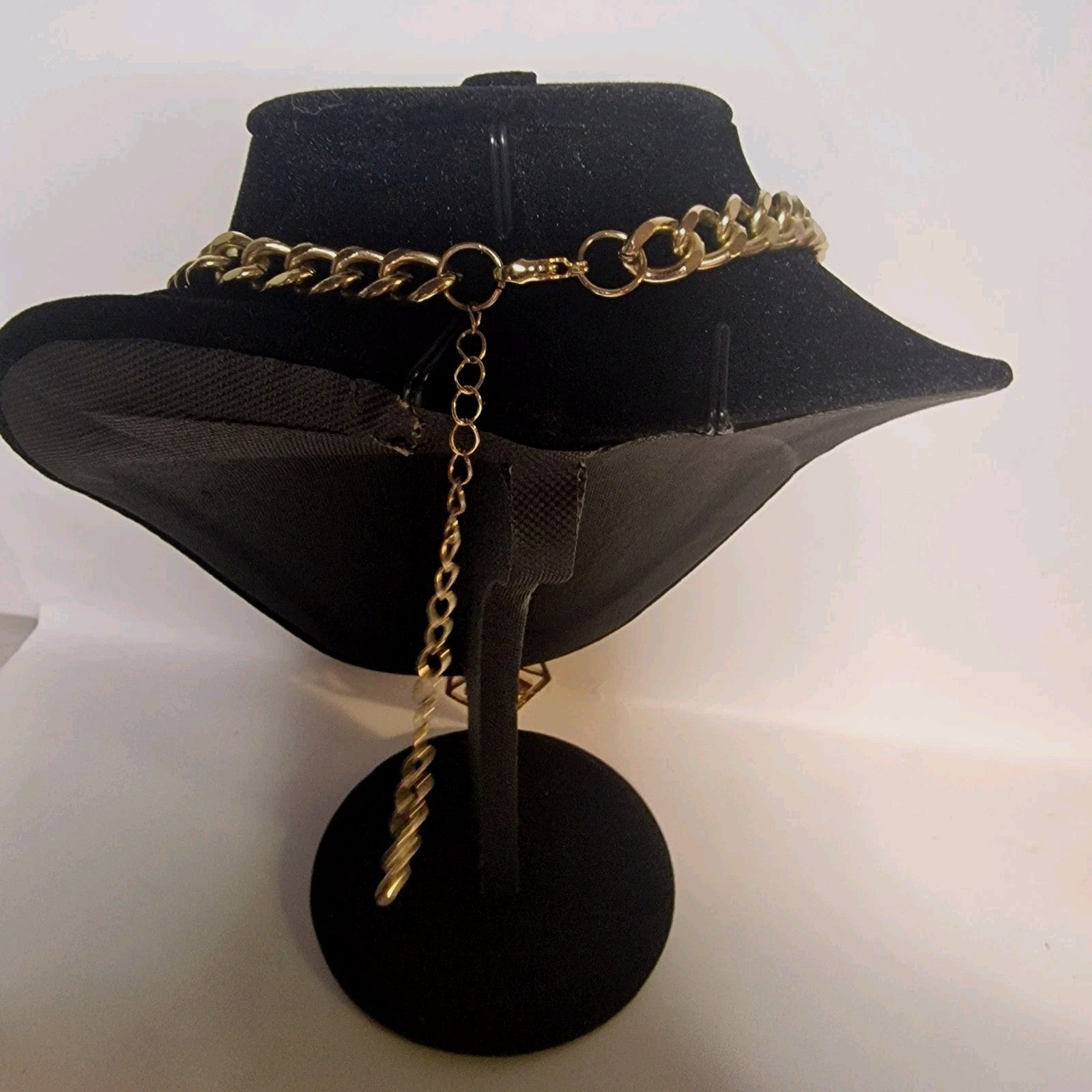 1980s Gold-Tone Geometric Statement Necklace, Pink Resin Art Deco Bib, Chunky Curb Chain, Gold Fringe, Vintage 80s Costume Jewelry – photo 3