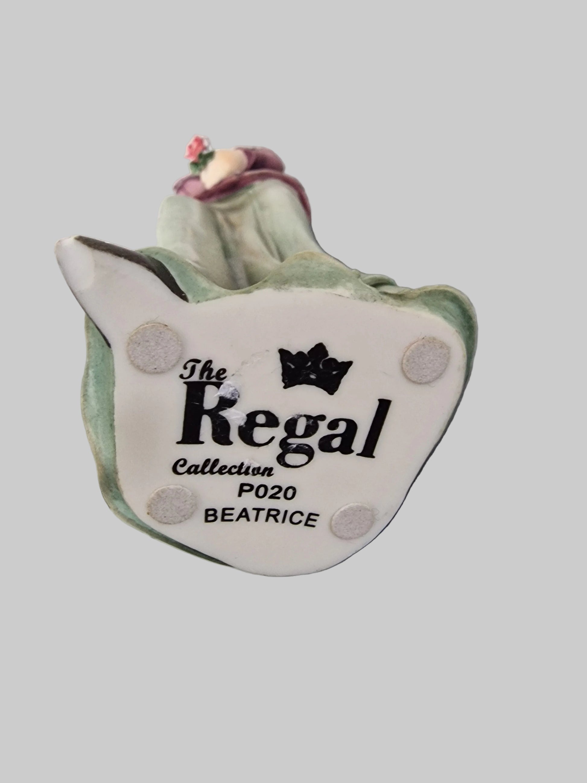 The Regal Collection Beatrice Figurine, P020 Hand-Painted Lady, 1990s Collectable Home Decor, Vintage Figurine – photo 2