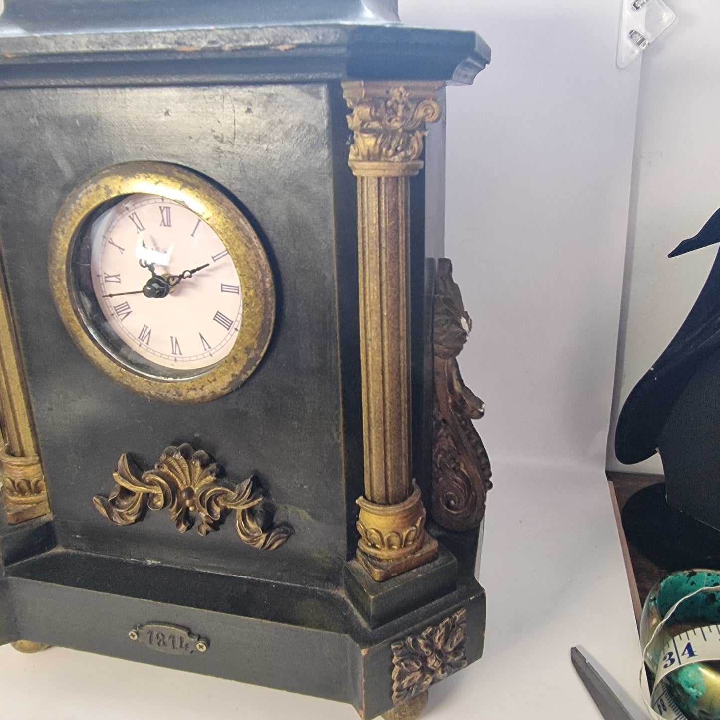 Antique-Style Wooden Mantel Clock, Fleur-de-Lis and Floral Engravings, Black Gold Decor, Upcycle Project – photo 9