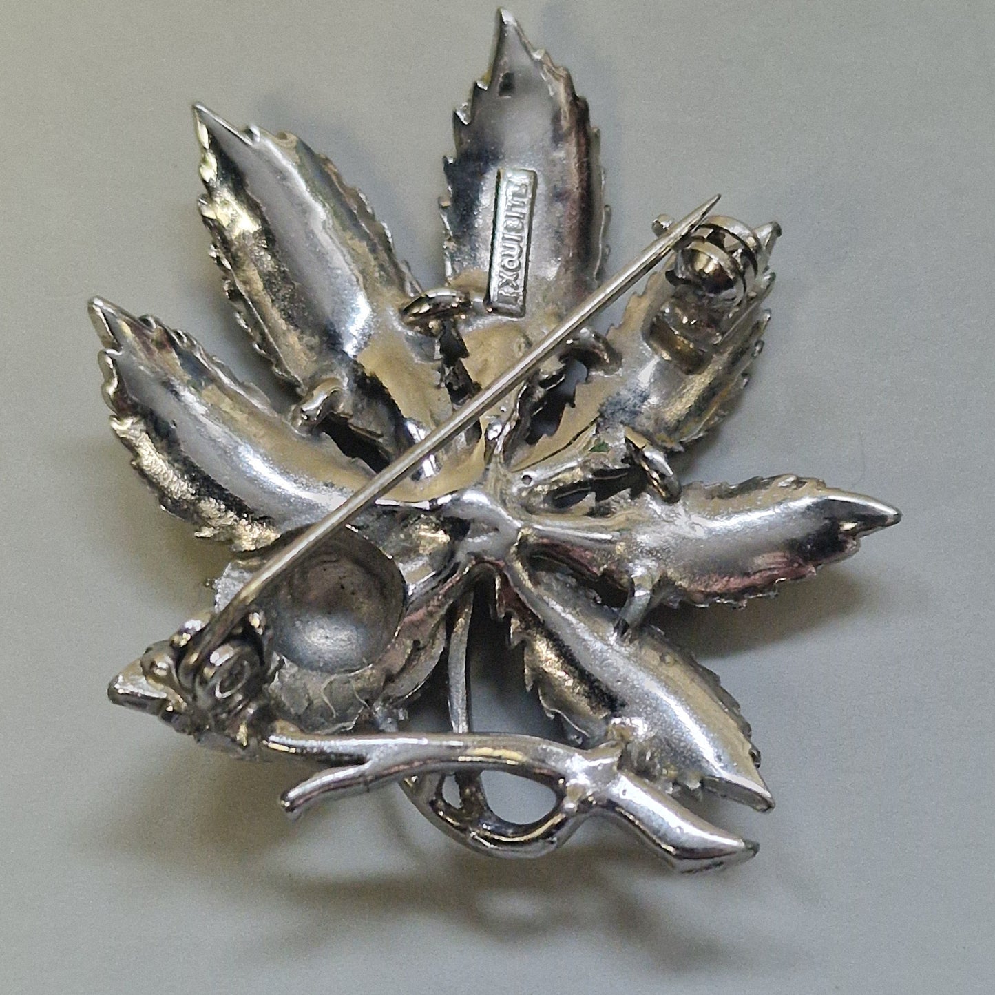 Vintage Exquisite 1960s Silver-Tone Marcasite Multi Leaf Brooch Signed Floral