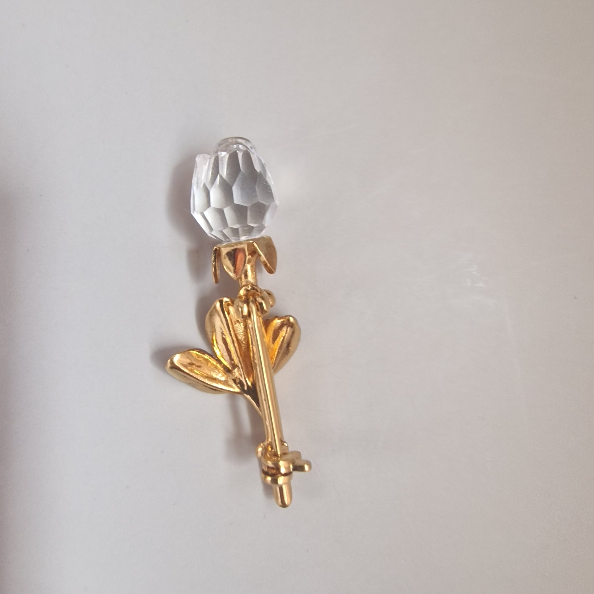 Vintage Gold-Tone Rose Stem Brooch Faceted Crystal Floral Botanical Lapel Pin – photo 3