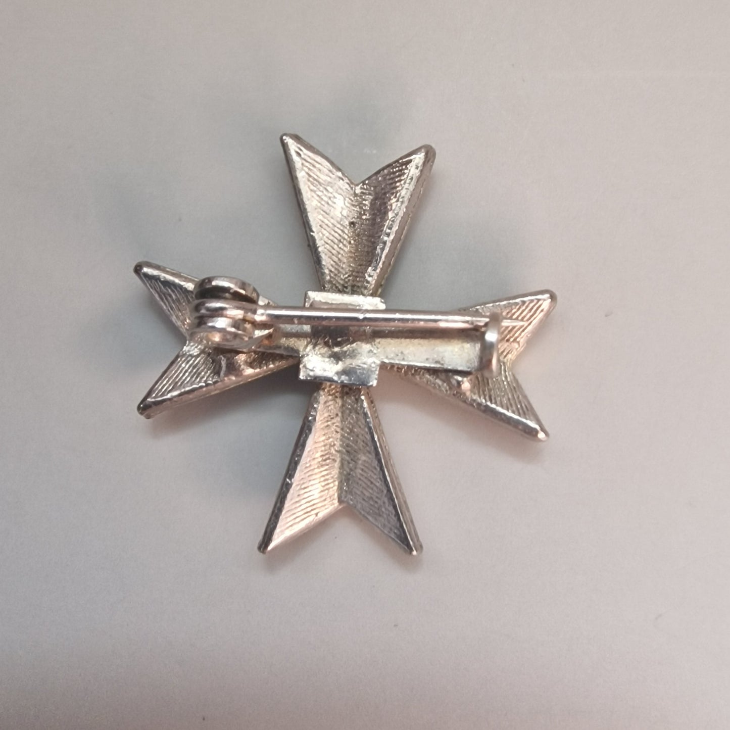 Vintage Silver-Tone Maltese Cross Brooch Rhinestone Religious Heraldic Lapel Pin – photo 2