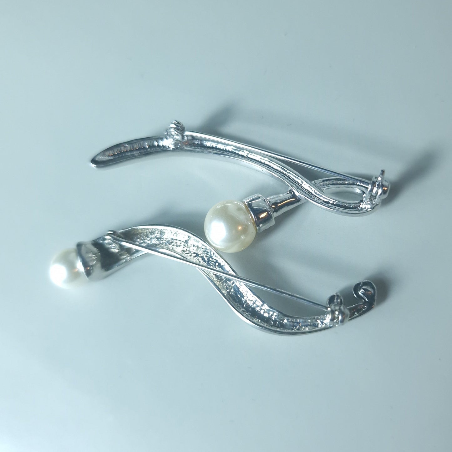 Jon Richards Vintage Silver-Tone Pearl Brooch Set Pair Signed UK Designer NOS – photo 7
