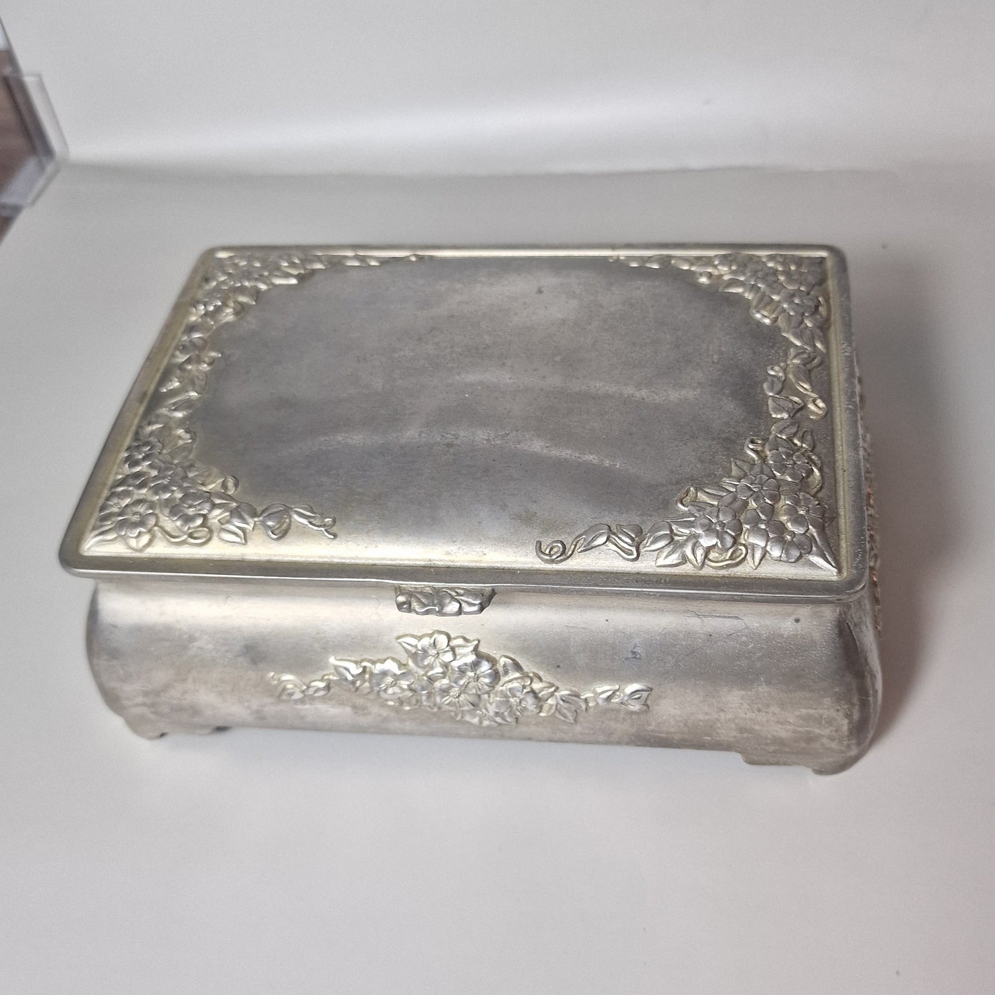 Vintage Silver-Tone Pressed Floral Relief Jewellery Box Purple Velvet Interior