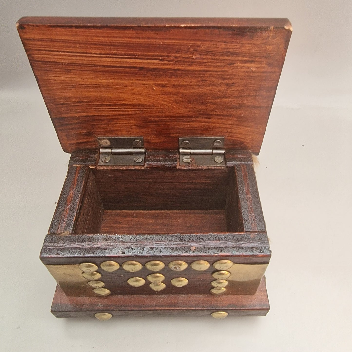 Vintage Wooden Brass Studded Jewellery Box Handcrafted Indian Geometric Storage – photo 5