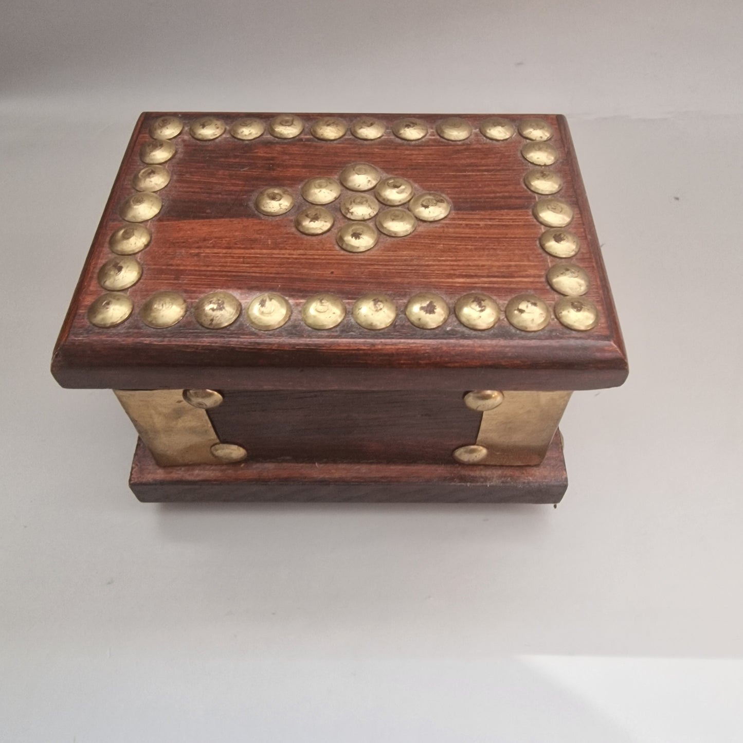 Vintage Wooden Brass Studded Jewellery Box Handcrafted Indian Geometric Storage – photo 6