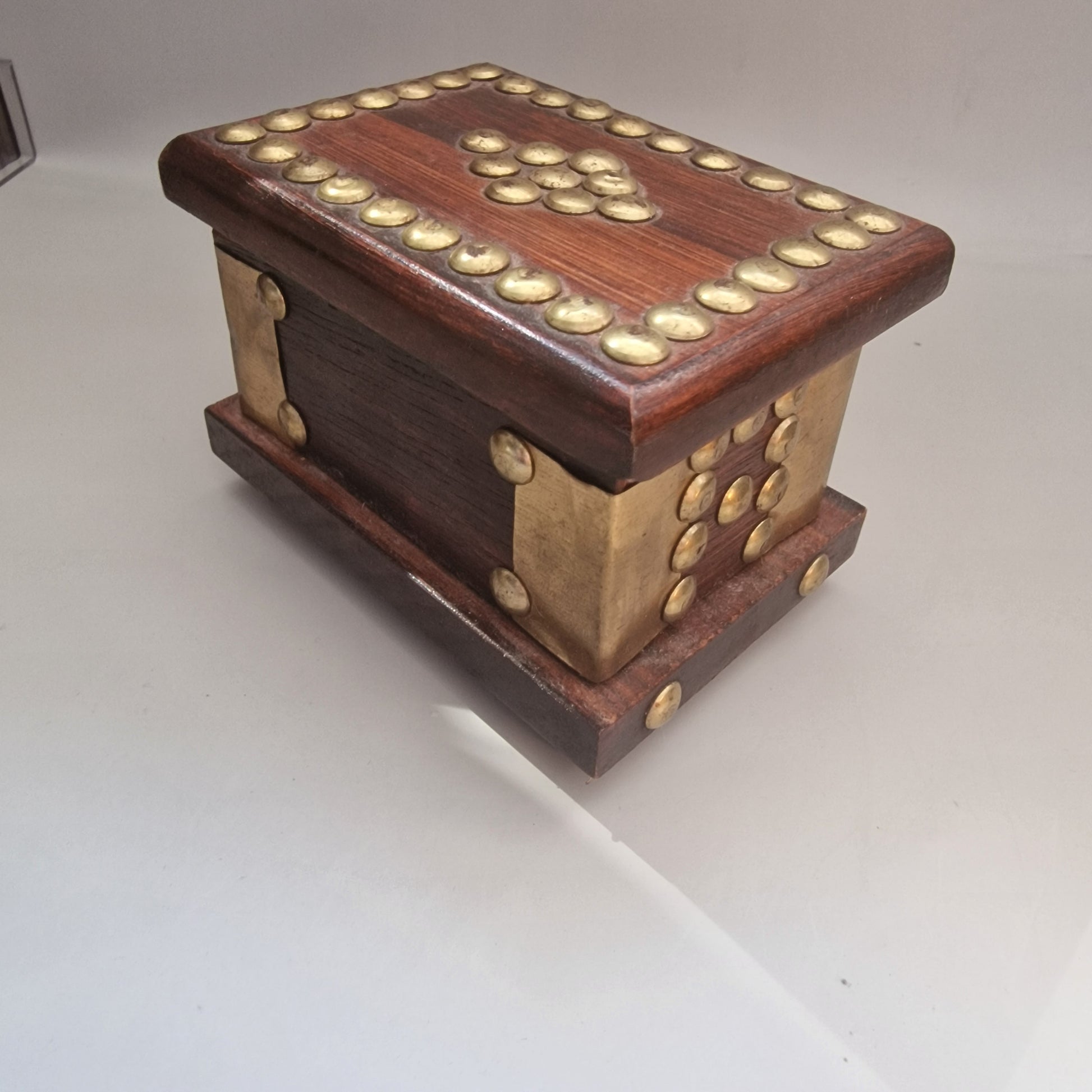 Vintage Wooden Brass Studded Jewellery Box Handcrafted Indian Geometric Storage – photo 7