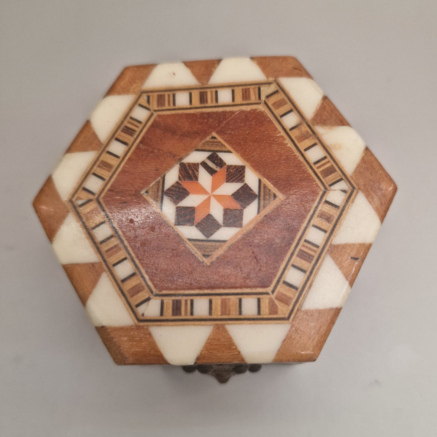 Vintage Marquetry Wood Inlay Jewellery Box Hexagonal Star Geometric Red Velvet – photo 3