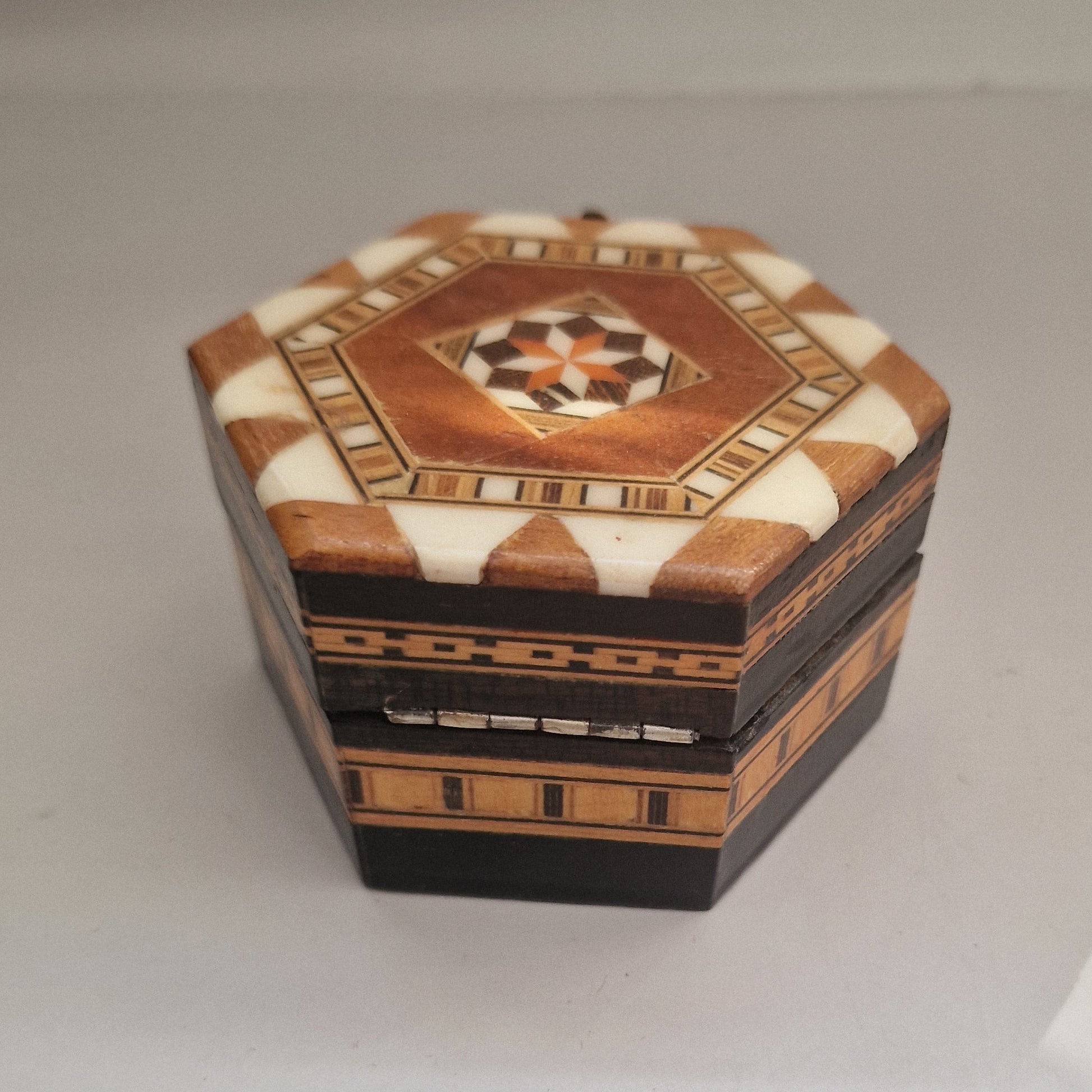 Vintage Marquetry Wood Inlay Jewellery Box Hexagonal Star Geometric Red Velvet – photo 6