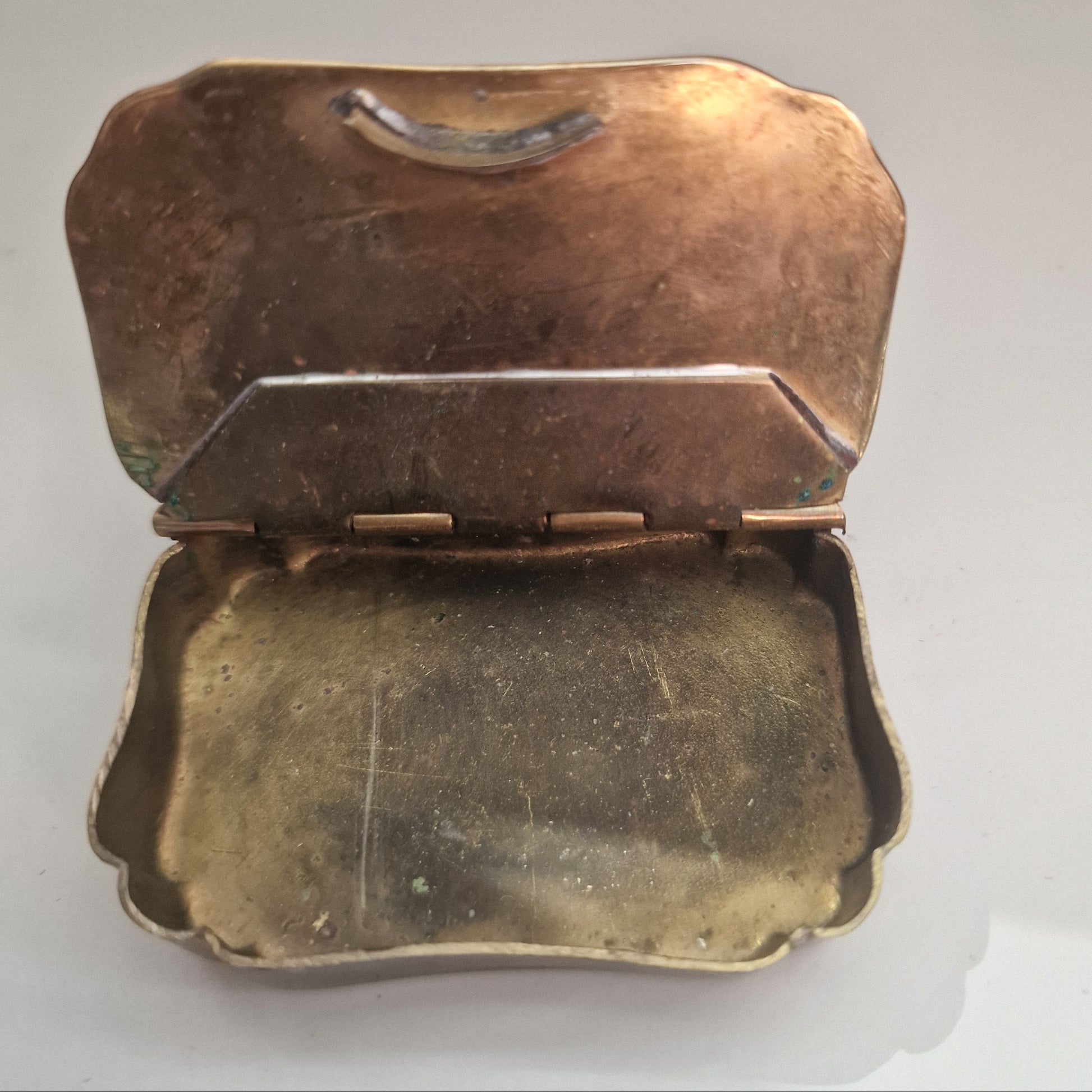 Mottahedeh Museum Vintage Bronze Spill Box Engraved Acanthus Scrollwork India – photo 4