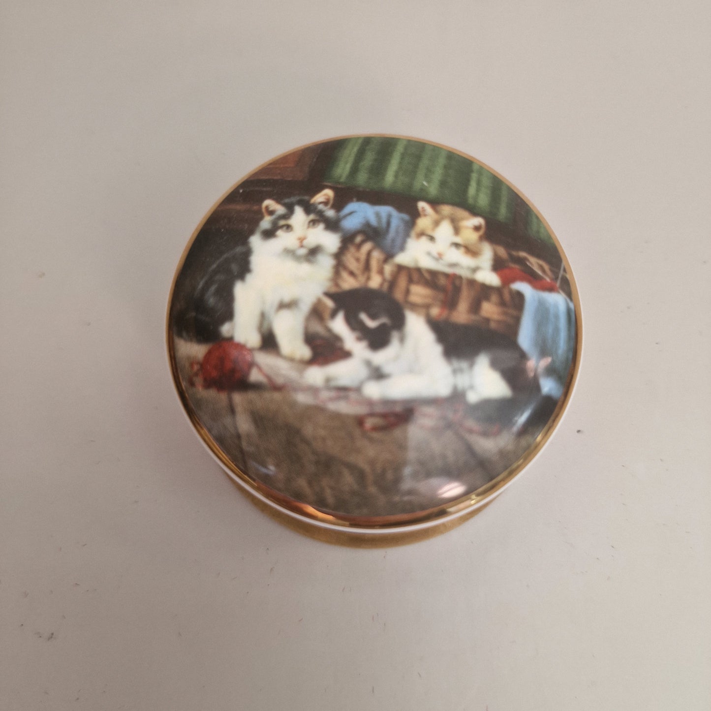 Falcon China Vintage Porcelain Trinket Box Cats Kittens Staffordshire England – photo 4