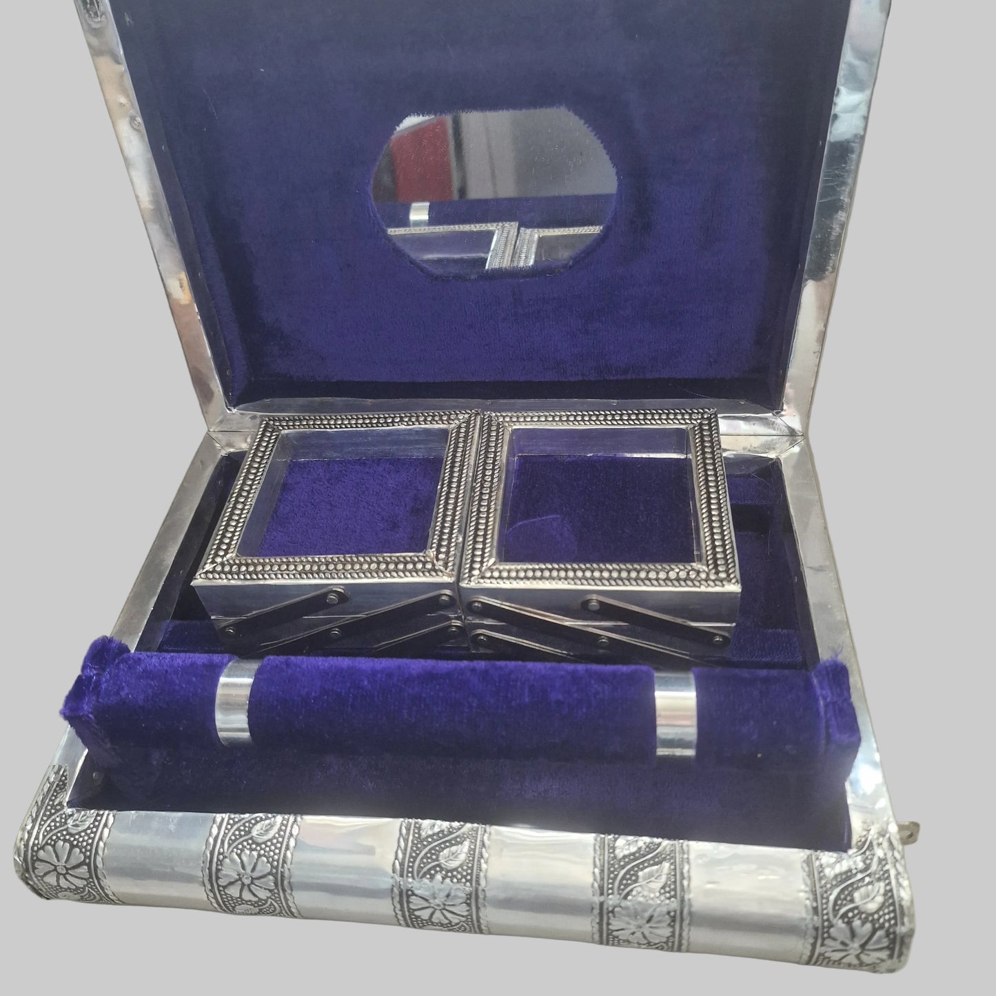 Vintage 1970s Silver-Tone Embossed Jewellery Box Elephant Indian Blue Velvet UK