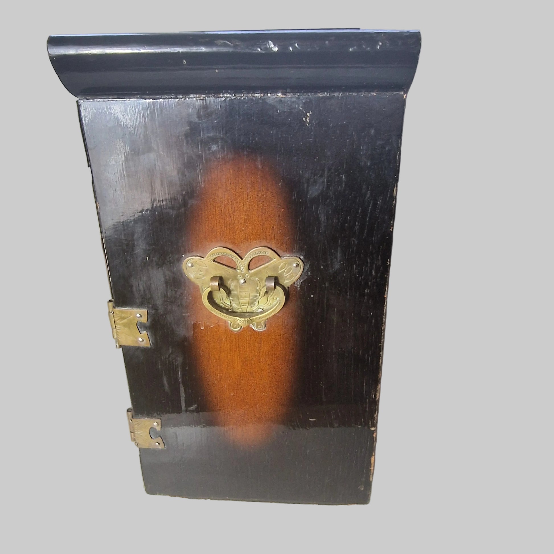 Vintage Chinese Wooden Jewellery Cabinet Brass Fittings Dark Lacquer Double Door – photo 5