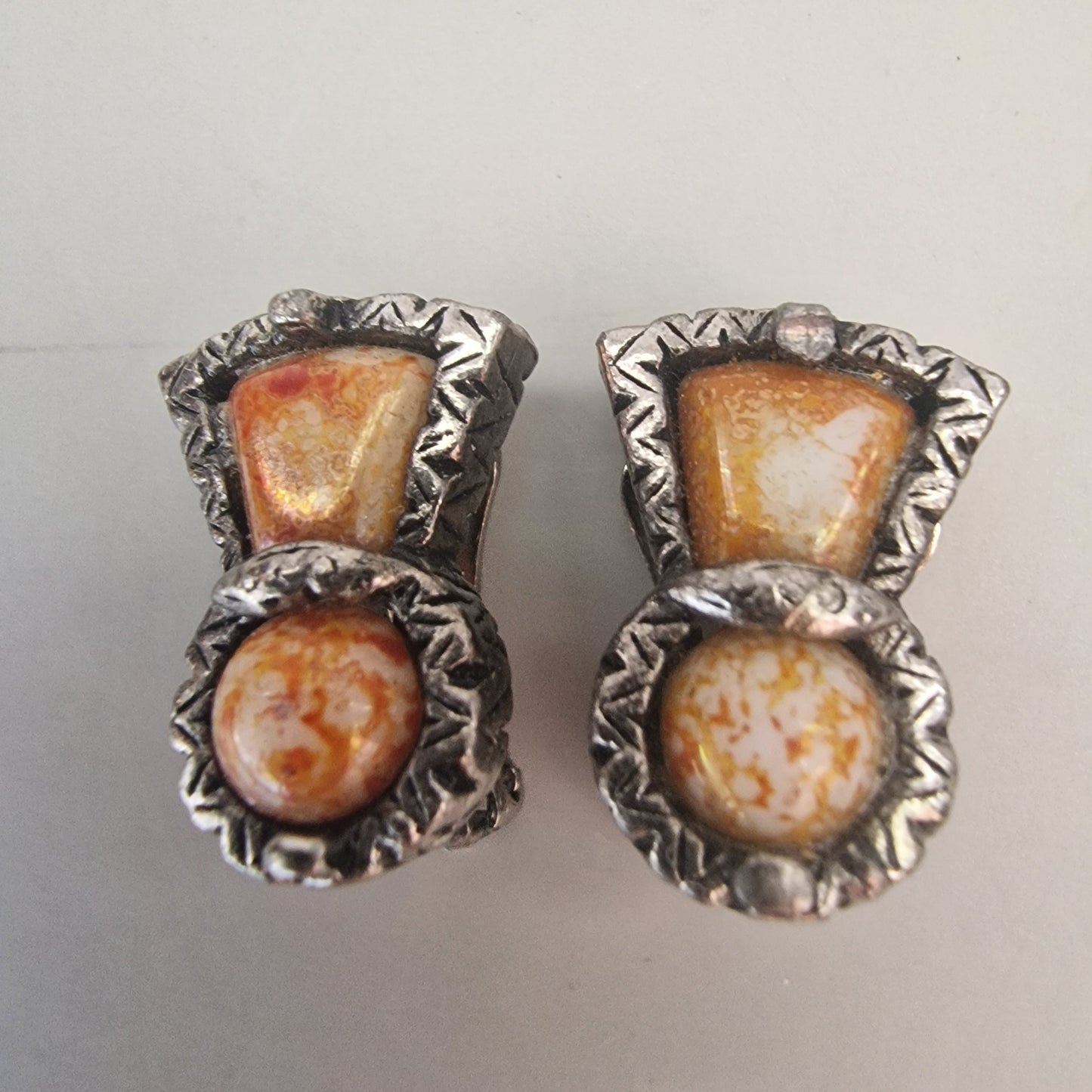 Vintage Bronze-Tone Clip-On Earrings Amber Orange Cabochon Tribal Boho Artisan – photo 2