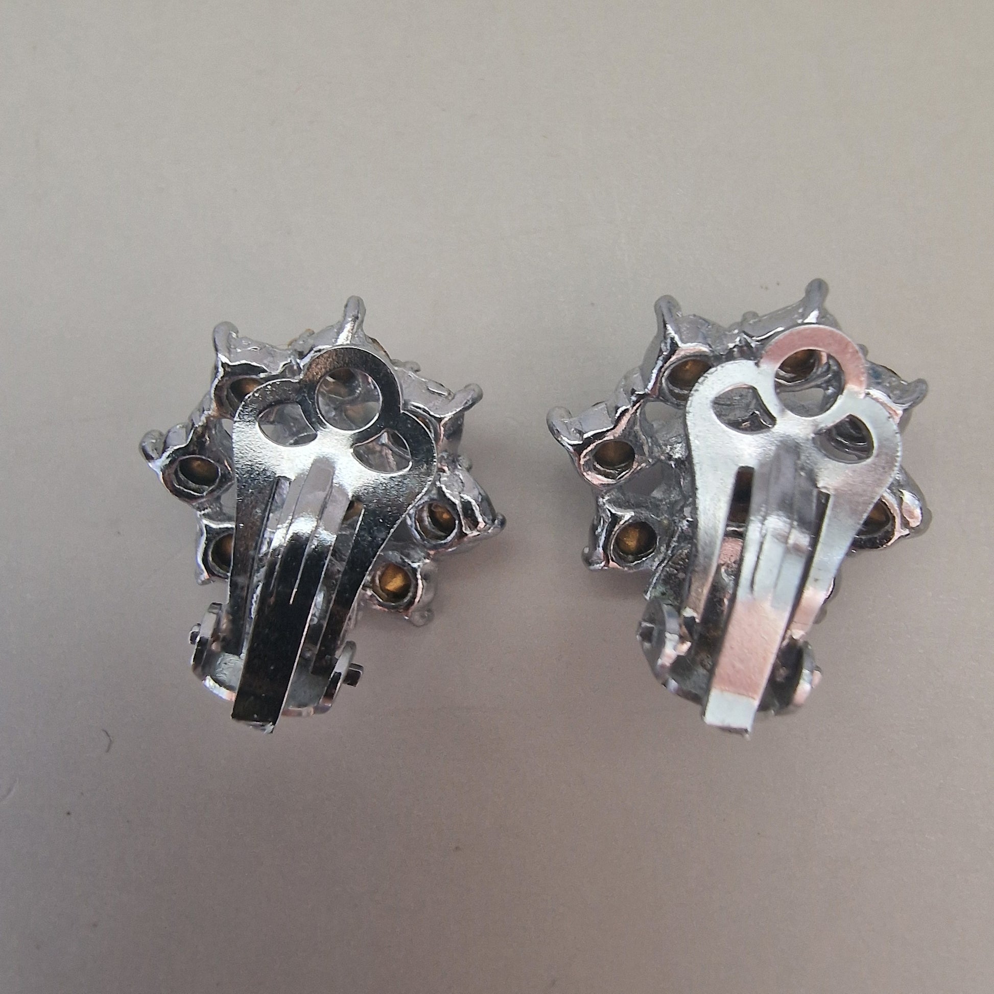 Vintage Silver-Tone Blue Rhinestone Cluster Clip-On Earrings Starburst Floral – photo 3