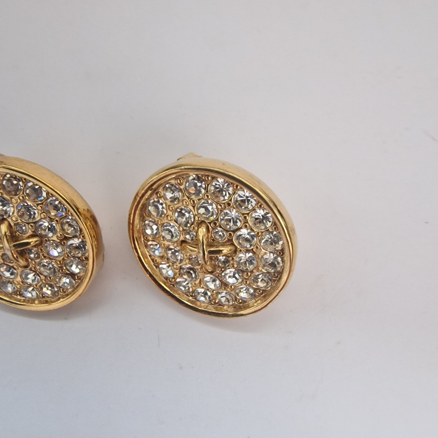 Vintage 1980s Gold-Tone Rhinestone Clip-On Earrings Round Disc Pave Set Costume – photo 3