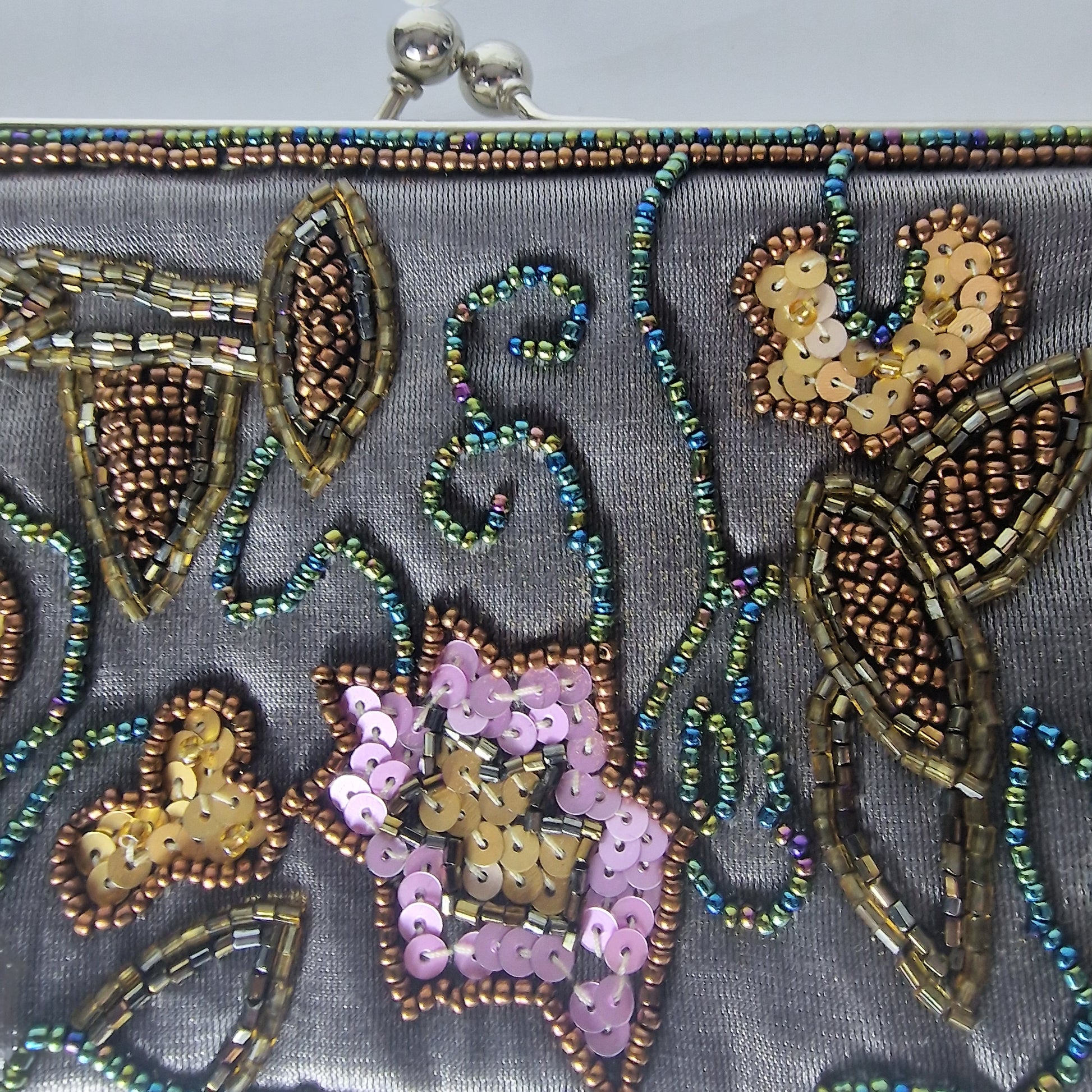 Vintage 1990s Grey Beaded Fabric Evening Clutch Bag Floral Sequin Frame Clasp – photo 2