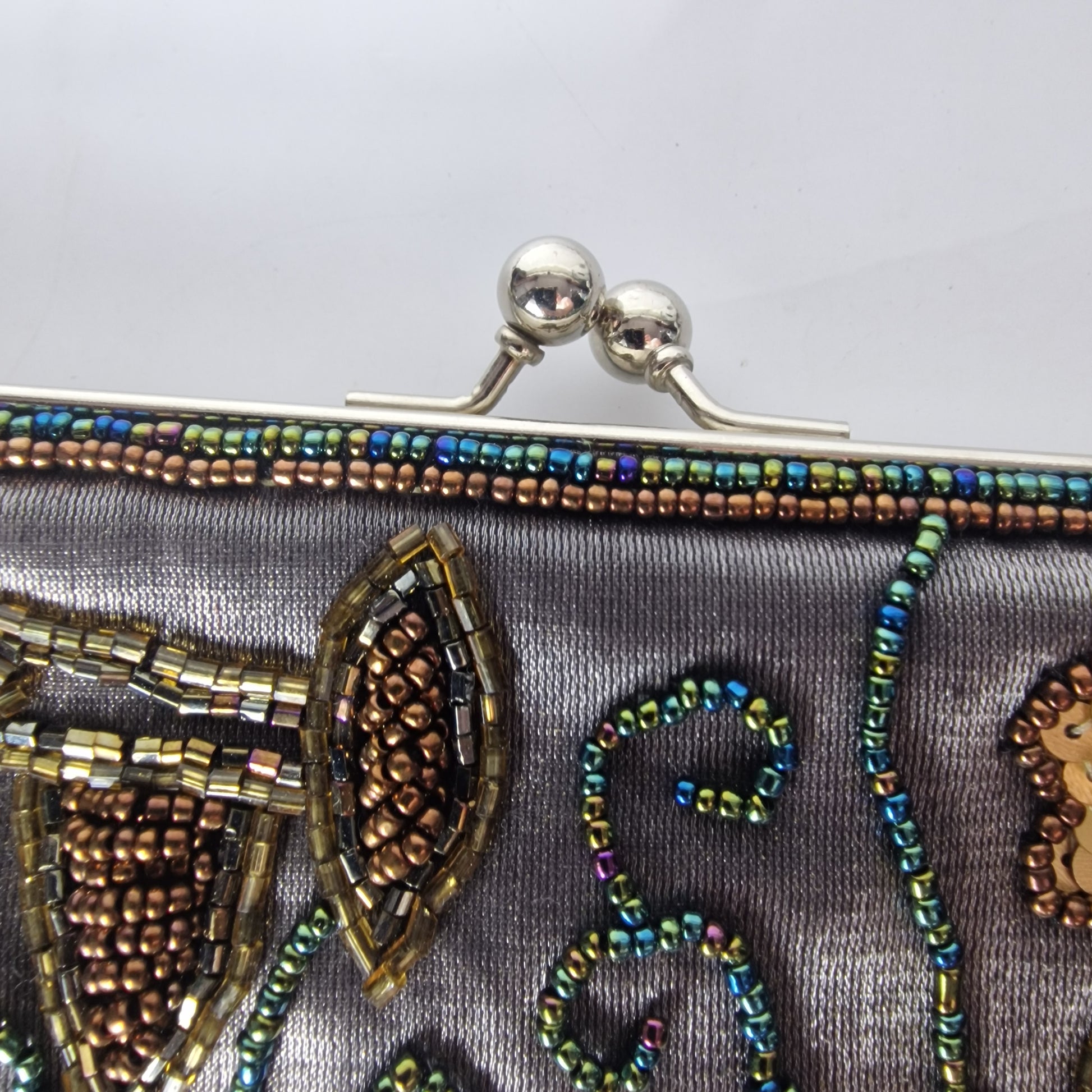 Vintage 1990s Grey Beaded Fabric Evening Clutch Bag Floral Sequin Frame Clasp – photo 4
