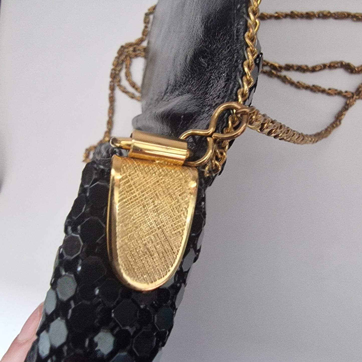 Vintage 1980s Black Metal Mesh Clutch Gold-Tone Chain Tassel Geometric Evening – photo 8