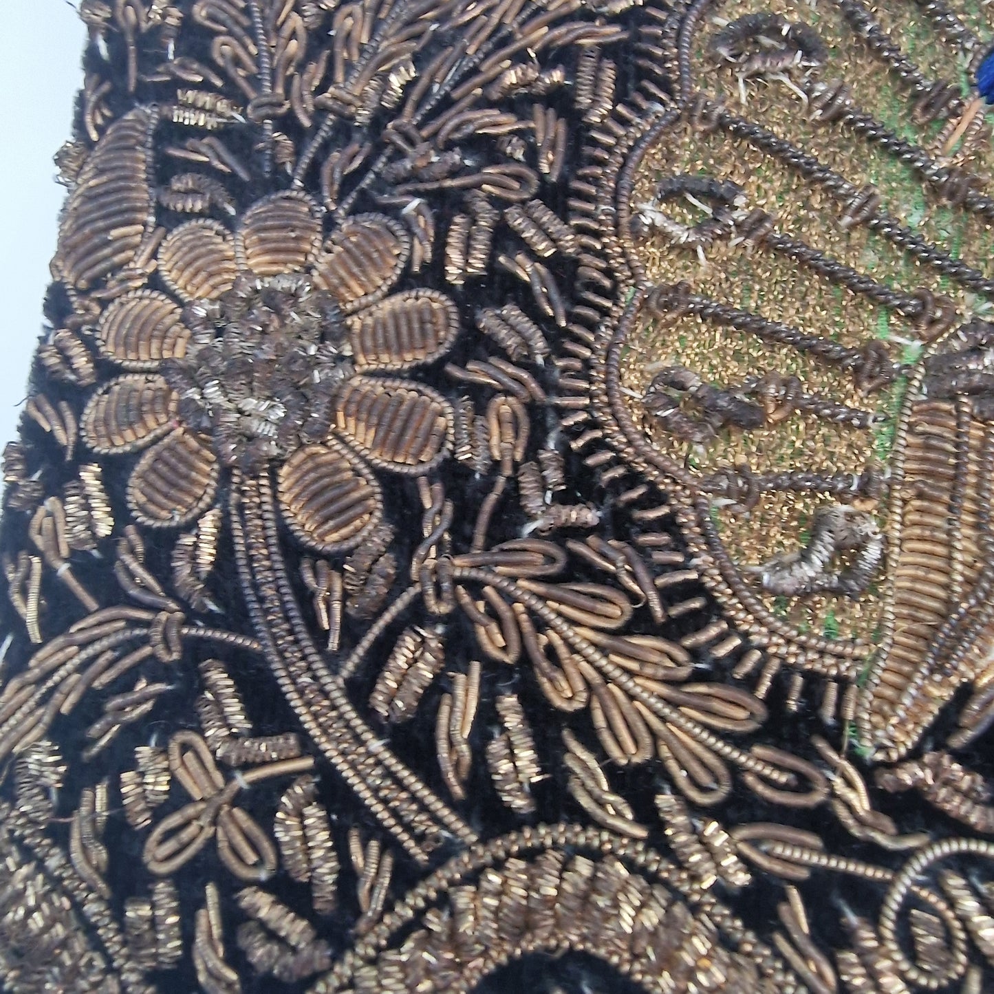 Vintage 1950s Black Gold Embroidered Peacock Bird Clutch Wristlet Evening Bag – photo 5