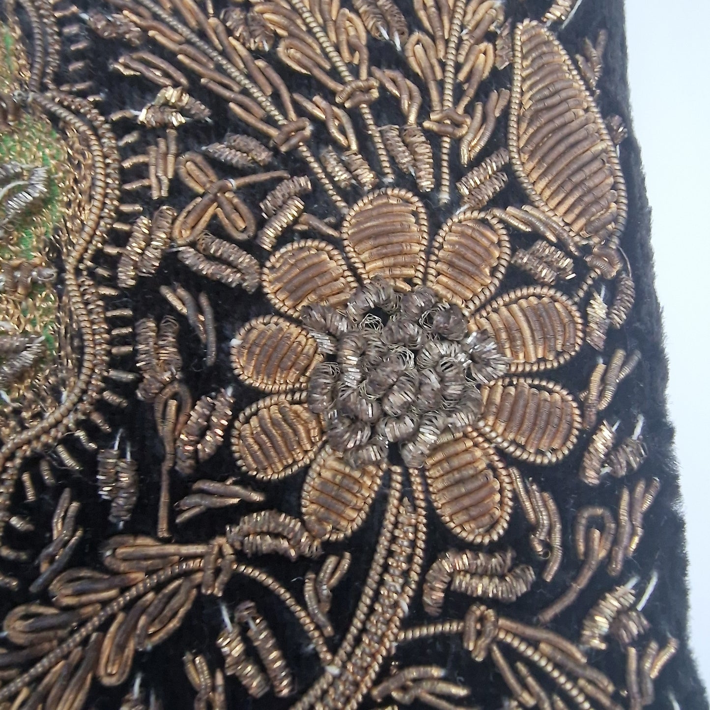 Vintage 1950s Black Gold Embroidered Peacock Bird Clutch Wristlet Evening Bag – photo 6
