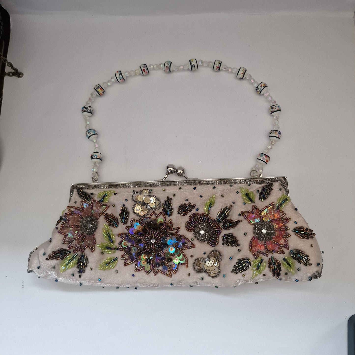 Vintage 1990s Cream Fabric Beaded Sequin Floral Clutch Bag Silver Frame Clasp – photo 2