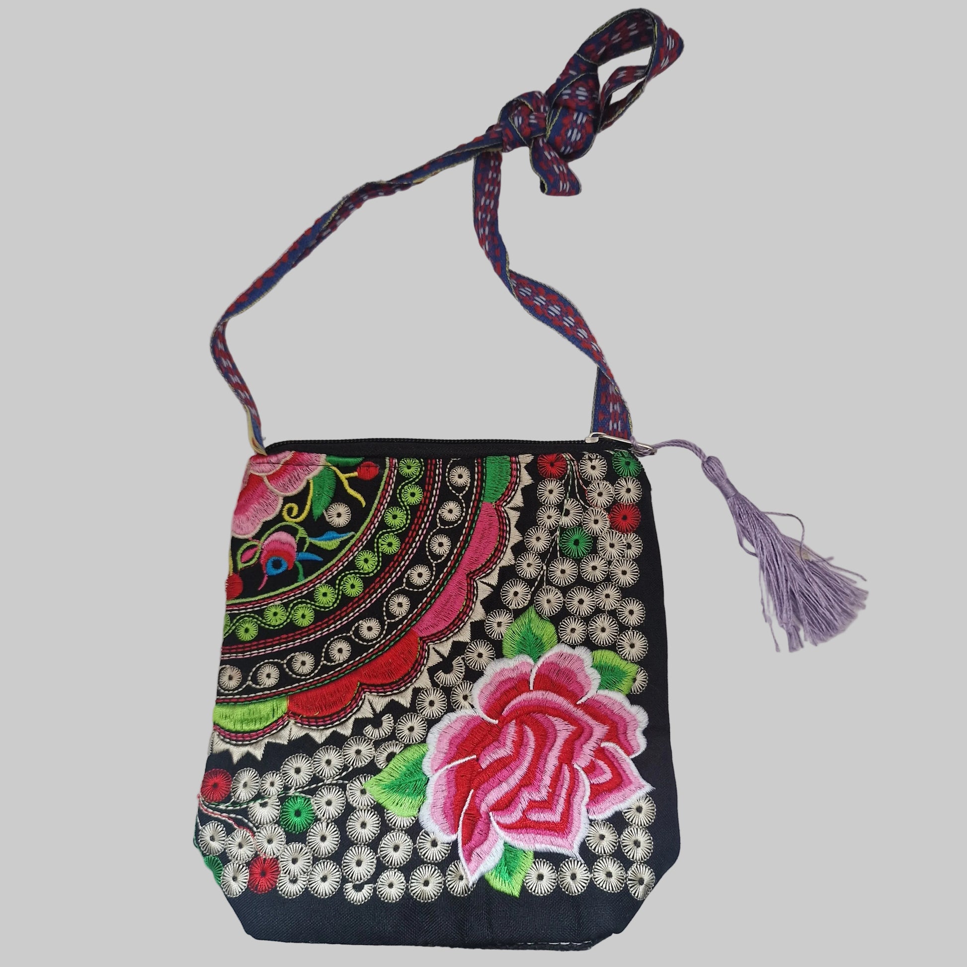 Vintage 1990s Black Embroidered Floral Fabric Shoulder Bag Boho Ethnic Rose Zip