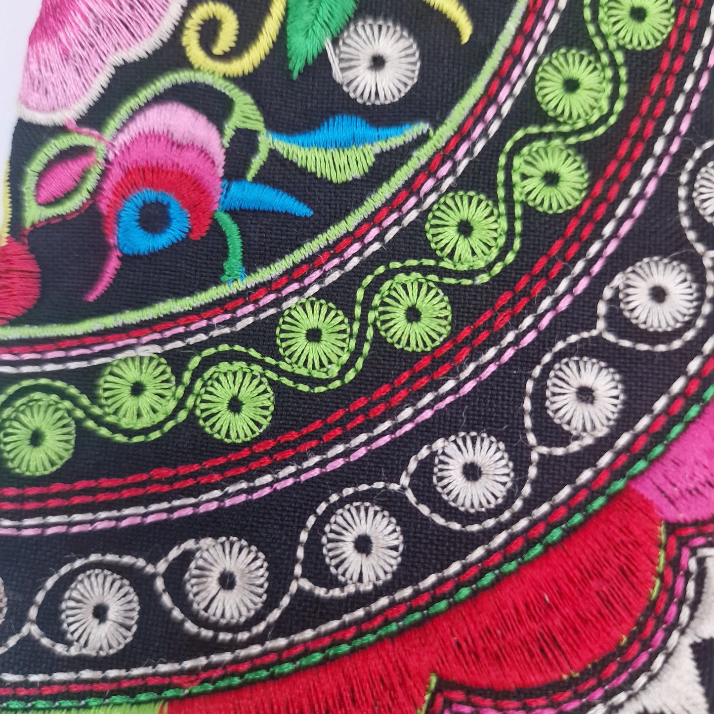 Vintage 1990s Black Embroidered Floral Fabric Shoulder Bag Boho Ethnic Rose Zip – photo 3