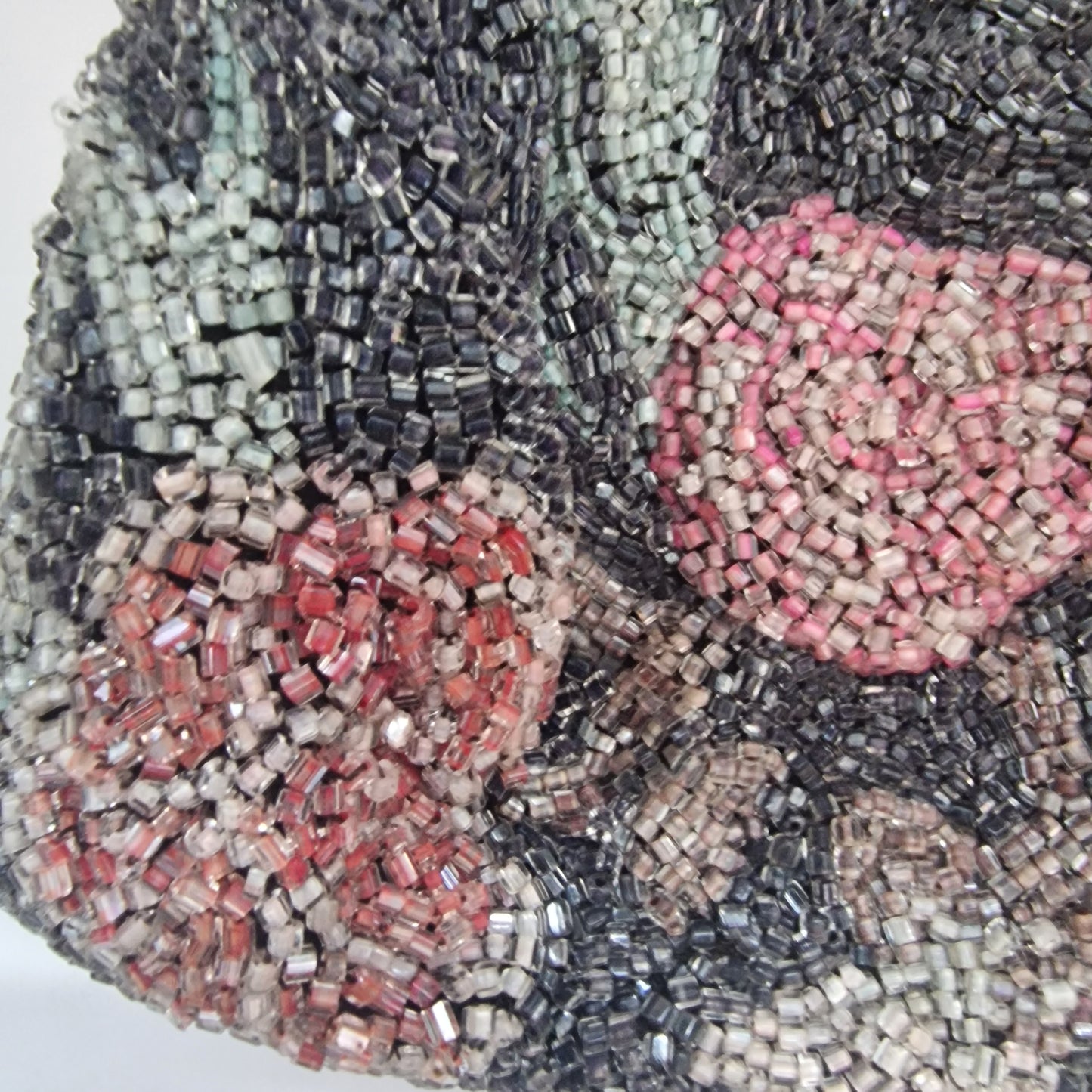 Vintage 1950s Black Pink Glass Beaded Floral Evening Clutch Bag Gold-Tone Frame – photo 3