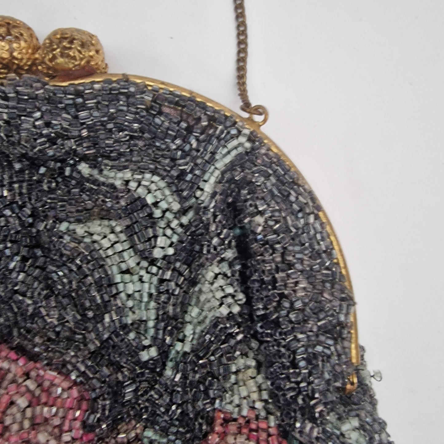 Vintage 1950s Black Pink Glass Beaded Floral Evening Clutch Bag Gold-Tone Frame – photo 4