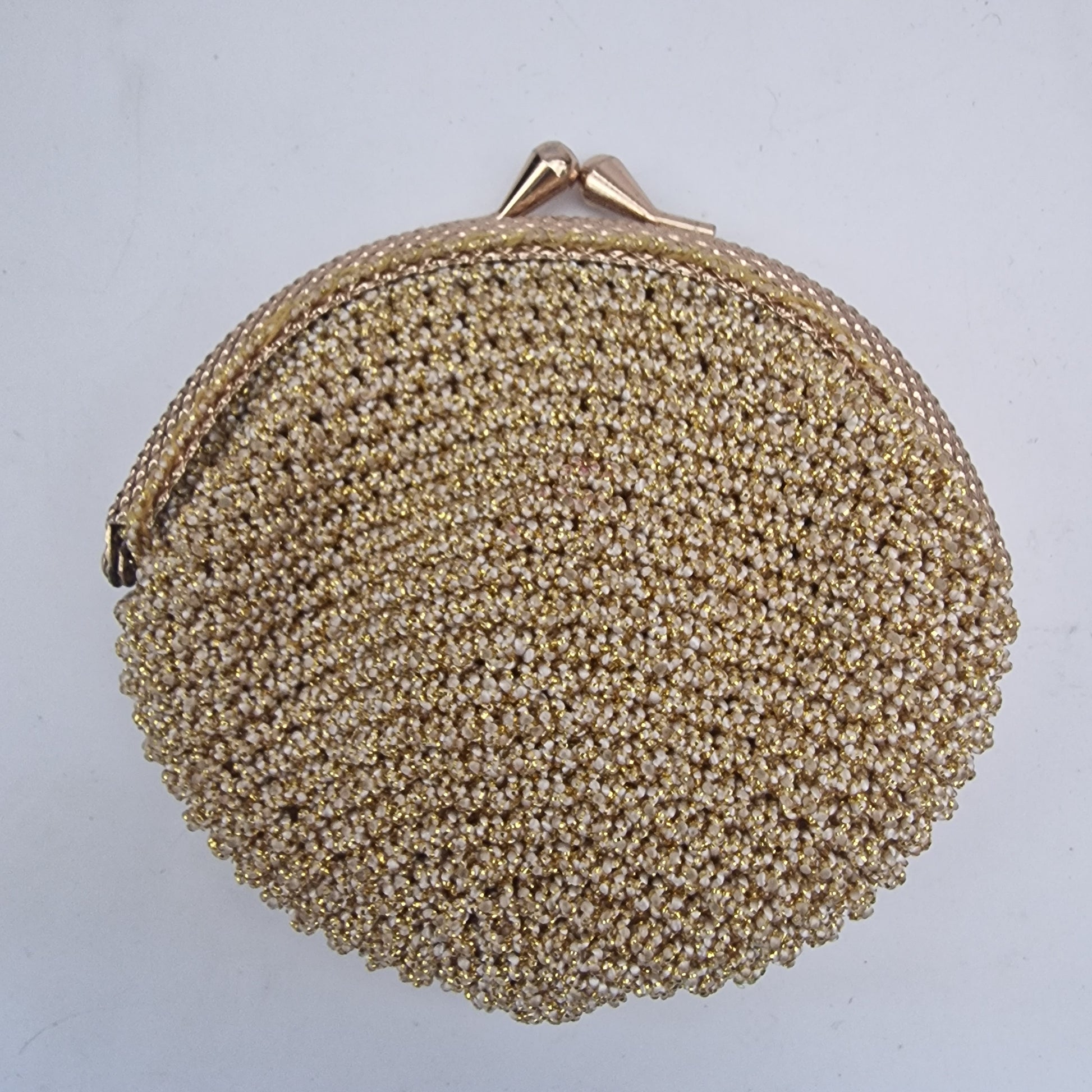 Vintage 1970s Gold Metallic Crocheted Round Coin Purse Kiss-Lock Clasp Frame Bag – photo 3