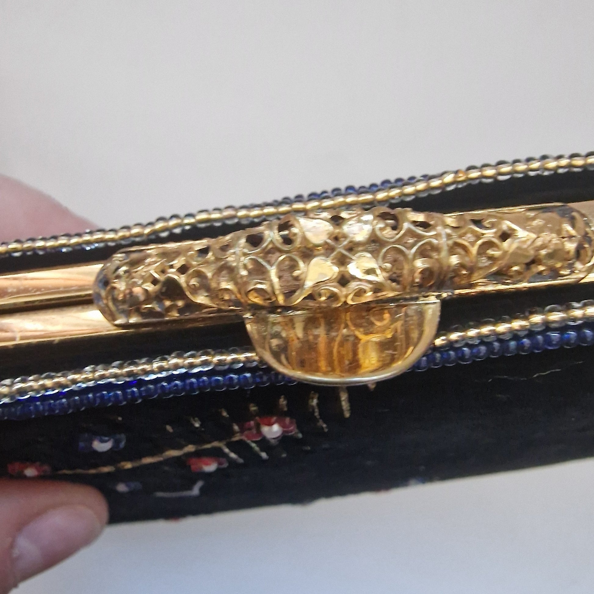 Vintage 1960s Black Velvet Embroidered Clutch Bag Gold-Tone Filigree Frame Clasp – photo 7