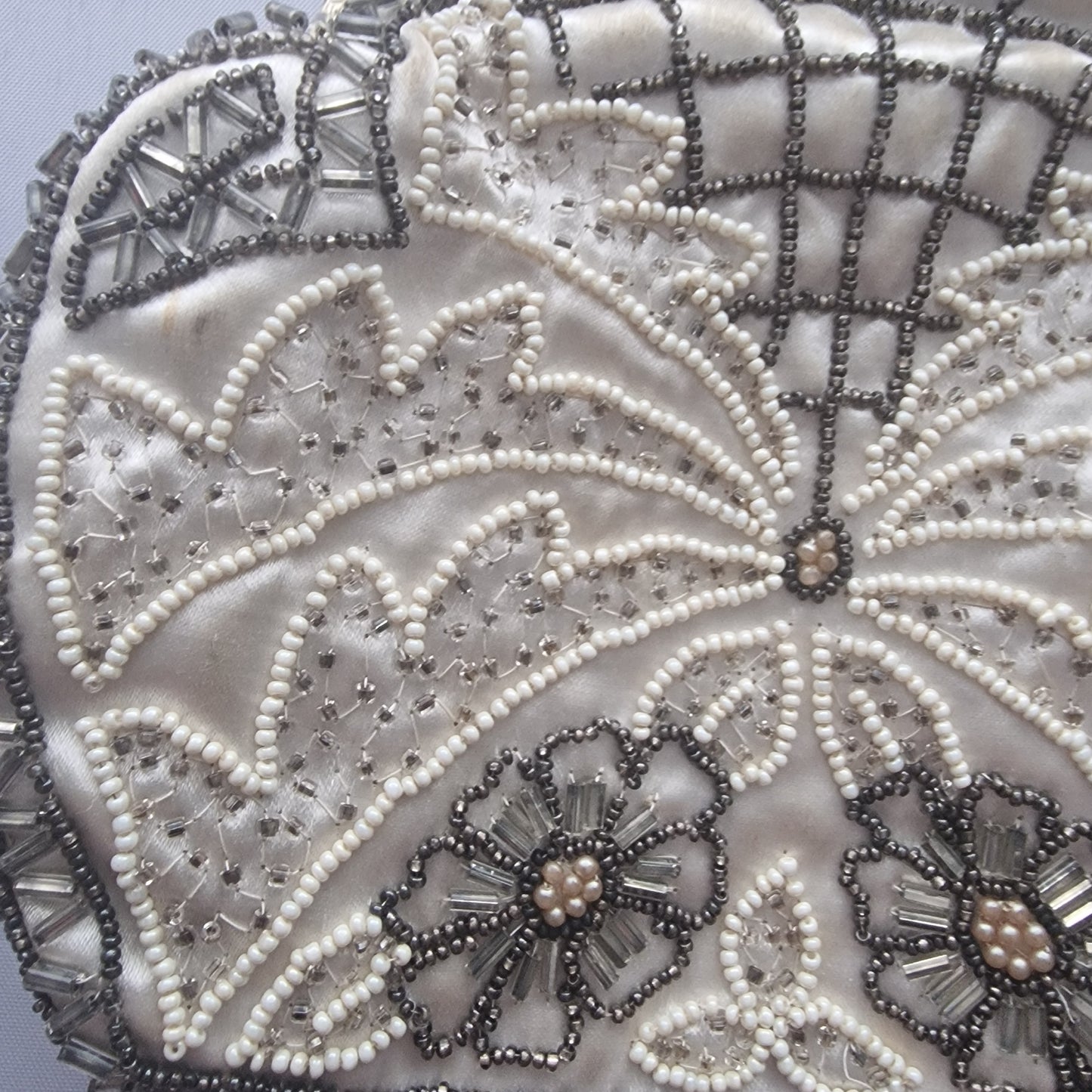 Vintage 1950s French Ivory Satin Beaded Evening Clutch Bag Floral Frame Clasp – photo 3