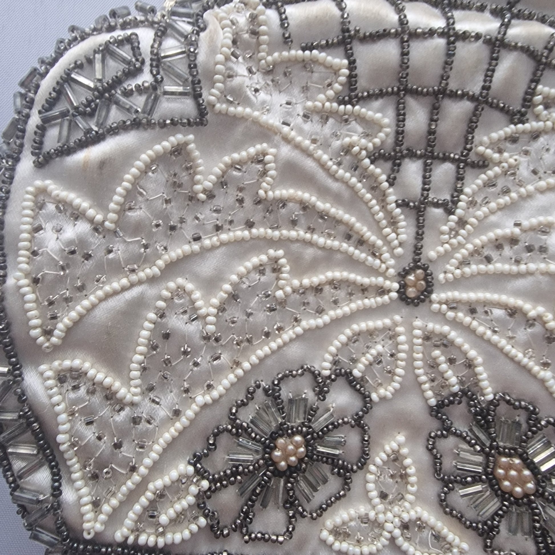 Vintage 1950s French Ivory Satin Beaded Evening Clutch Bag Floral Frame Clasp – photo 3