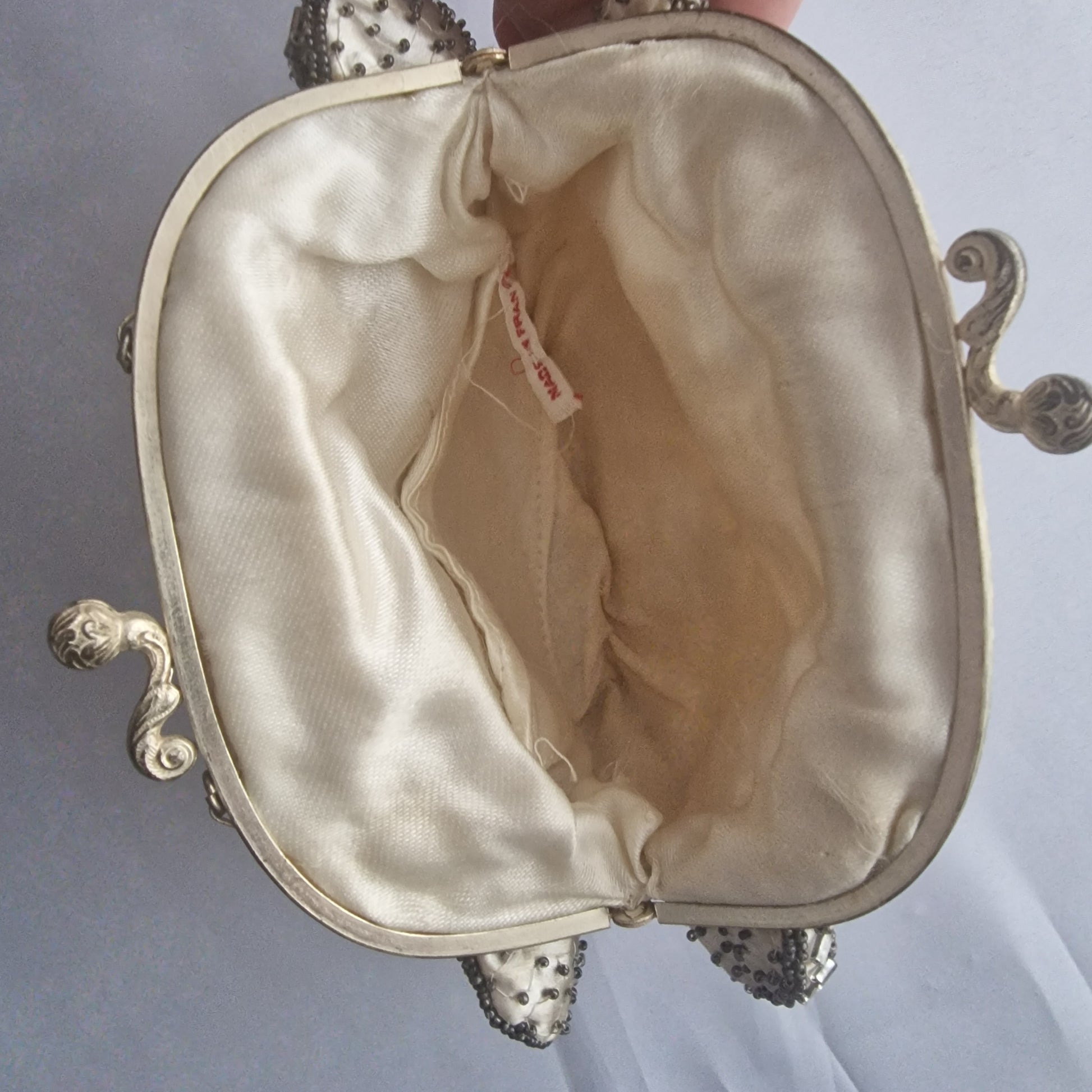 Vintage 1950s French Ivory Satin Beaded Evening Clutch Bag Floral Frame Clasp – photo 7