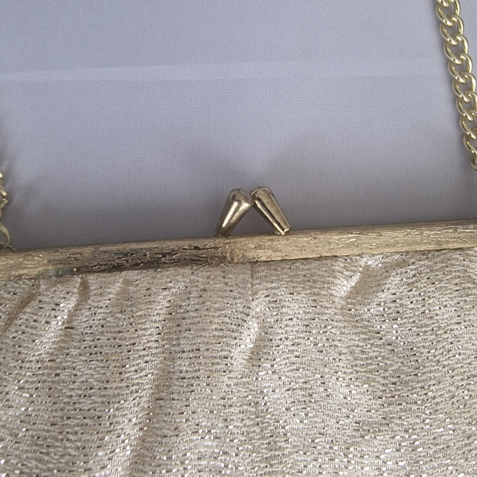 Vintage 1970s Gold Cream Metallic Fabric Evening Clutch Bag And Coin Purse Set – photo 3