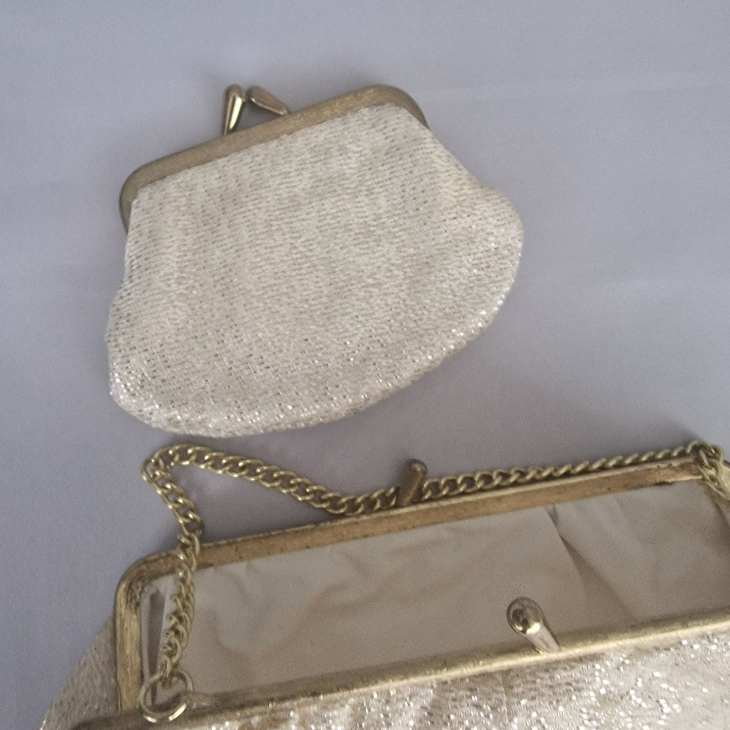 Vintage 1970s Gold Cream Metallic Fabric Evening Clutch Bag And Coin Purse Set – photo 6