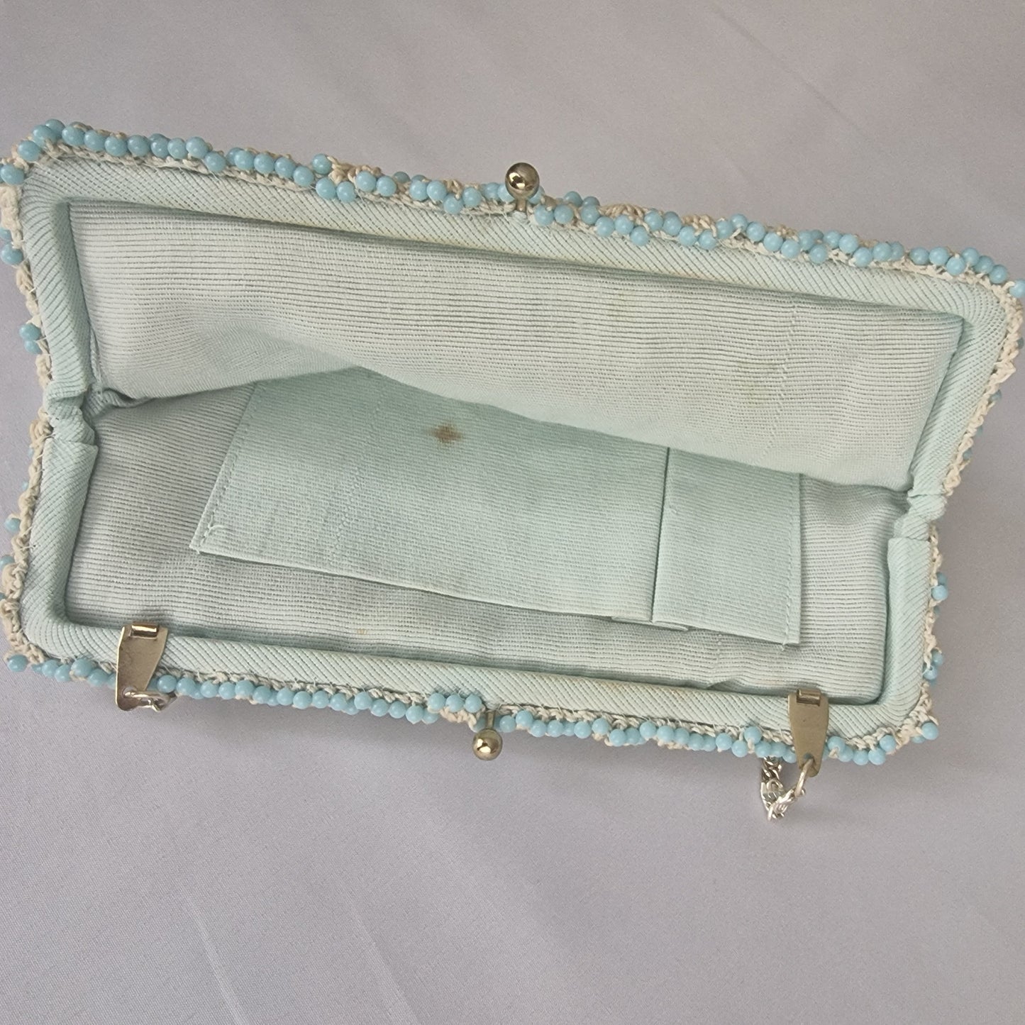 Vintage 1960s Baby Blue Cream Beaded Crochet Evening Clutch Bag Frame Kiss Lock – photo 7