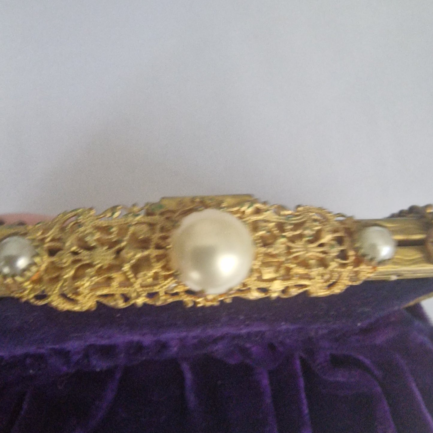 Vintage 1960s Purple Velvet Evening Clutch Gold-Tone Ornate Frame Clasp Chain – photo 6