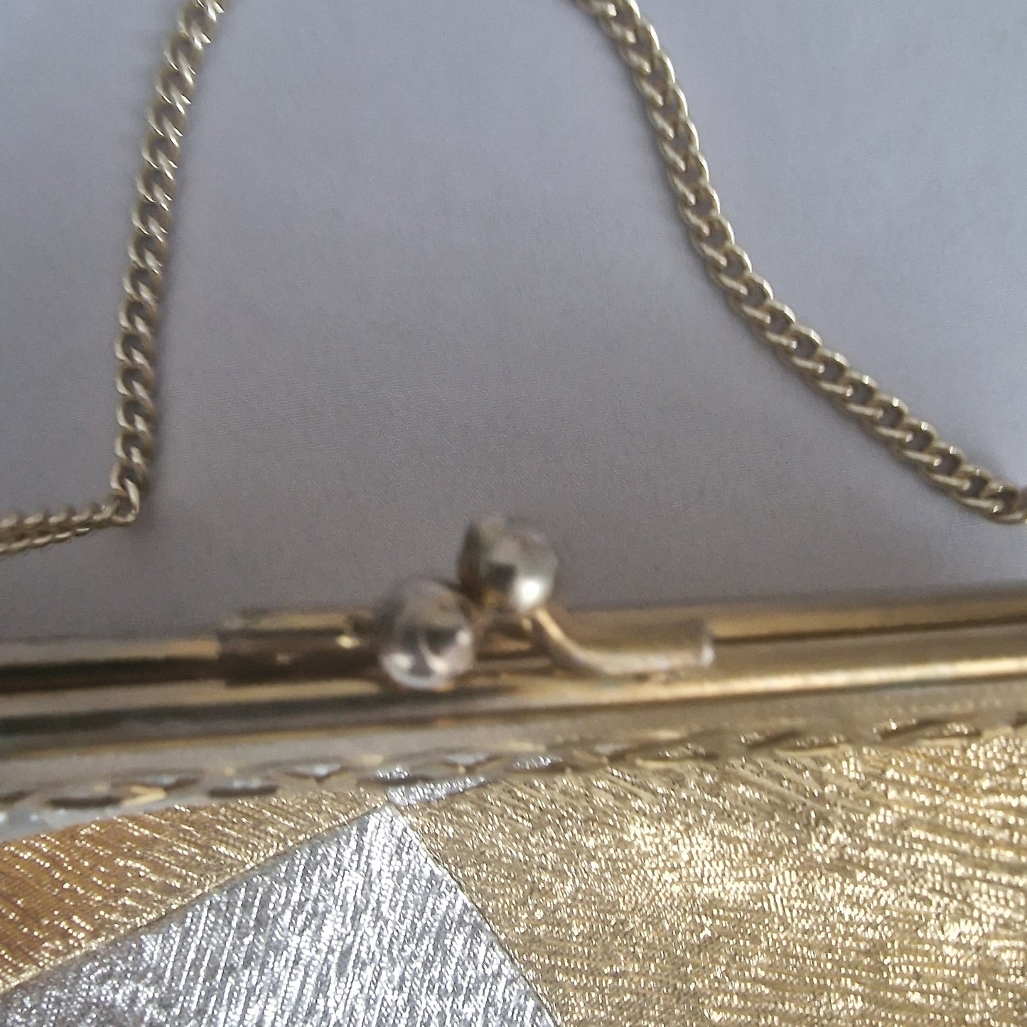 Vintage 1970s Gold Silver Lame Evening Bag Clutch Metal Frame Geometric Clasp – photo 7