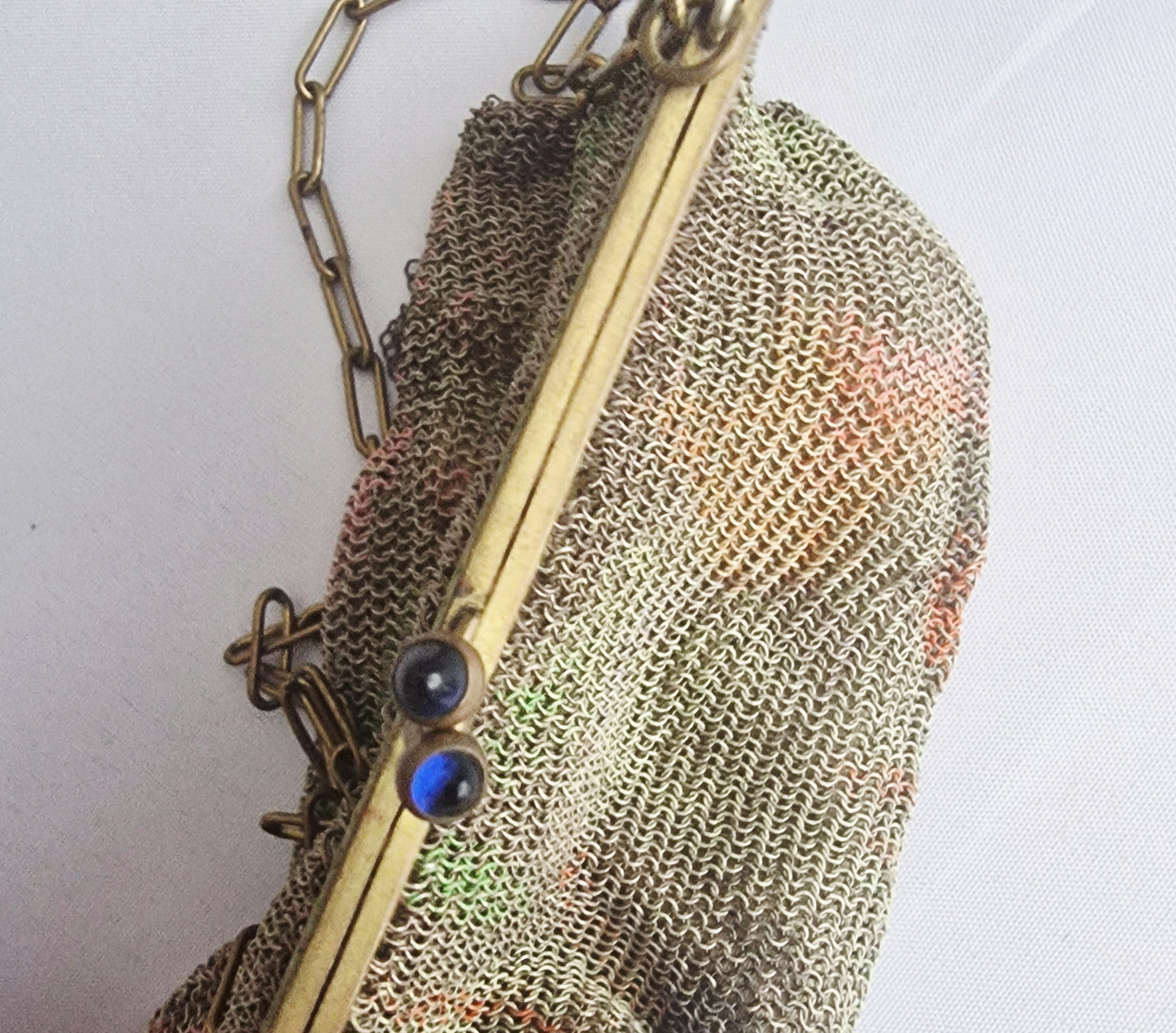 Vintage 1920s Gold-Tone Metal Mesh Evening Clutch Floral Painted Art Deco Frame – photo 4