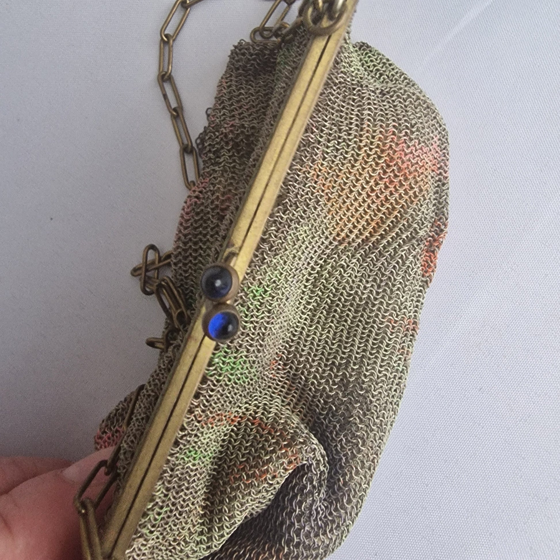 Vintage 1920s Gold-Tone Metal Mesh Evening Clutch Floral Painted Art Deco Frame – photo 5
