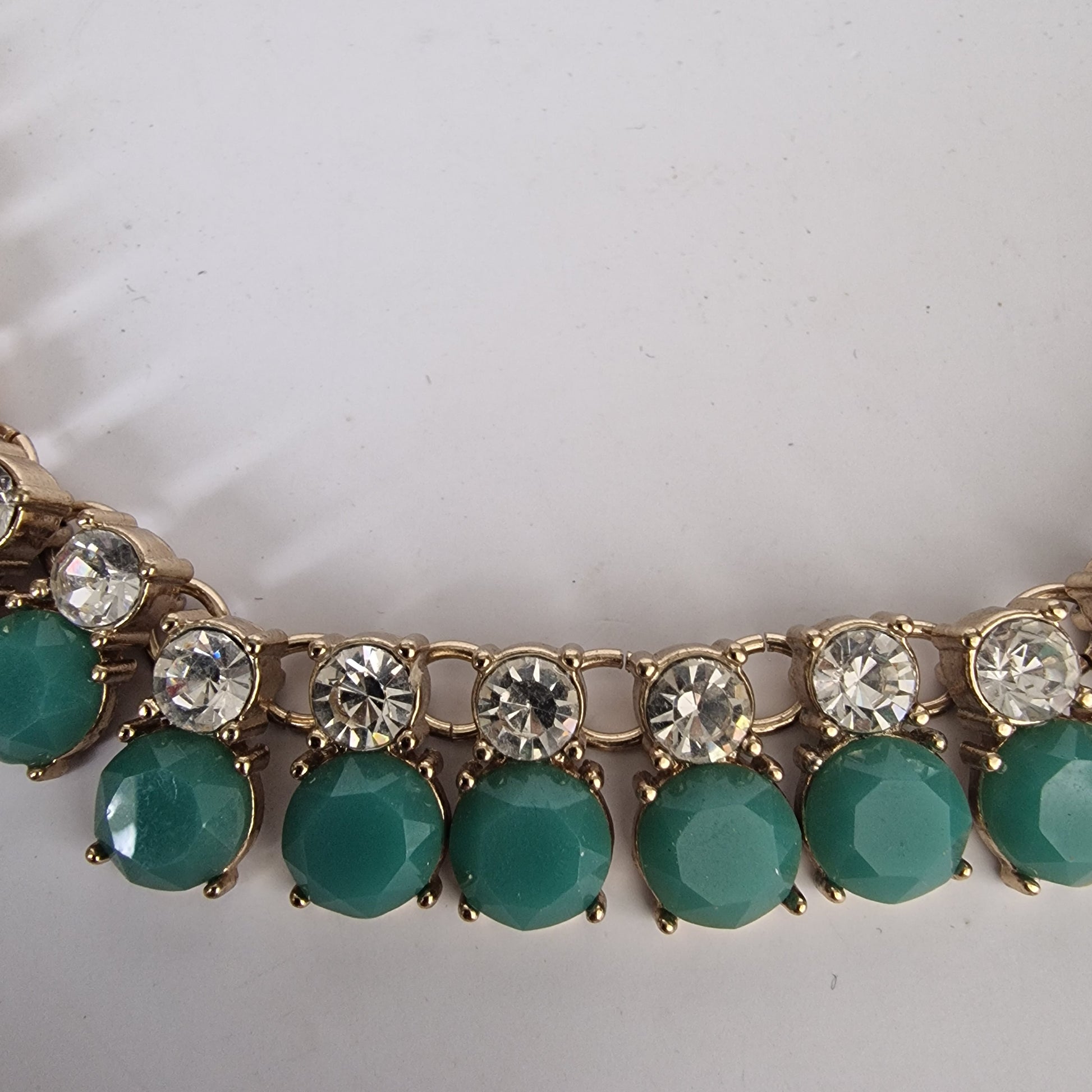 Vintage 1980s Gold-Tone Teal Green Glass Rhinestone Statement Necklace Signed – photo 2