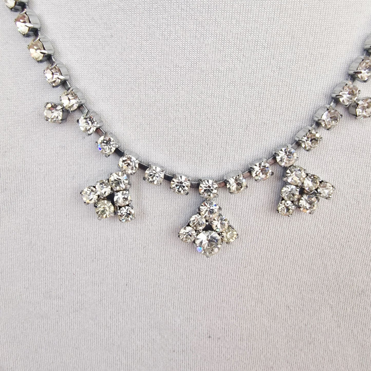 Vintage 1950s Silver-Tone Rhinestone Drop Necklace Geometric Costume Jewellery – photo 2