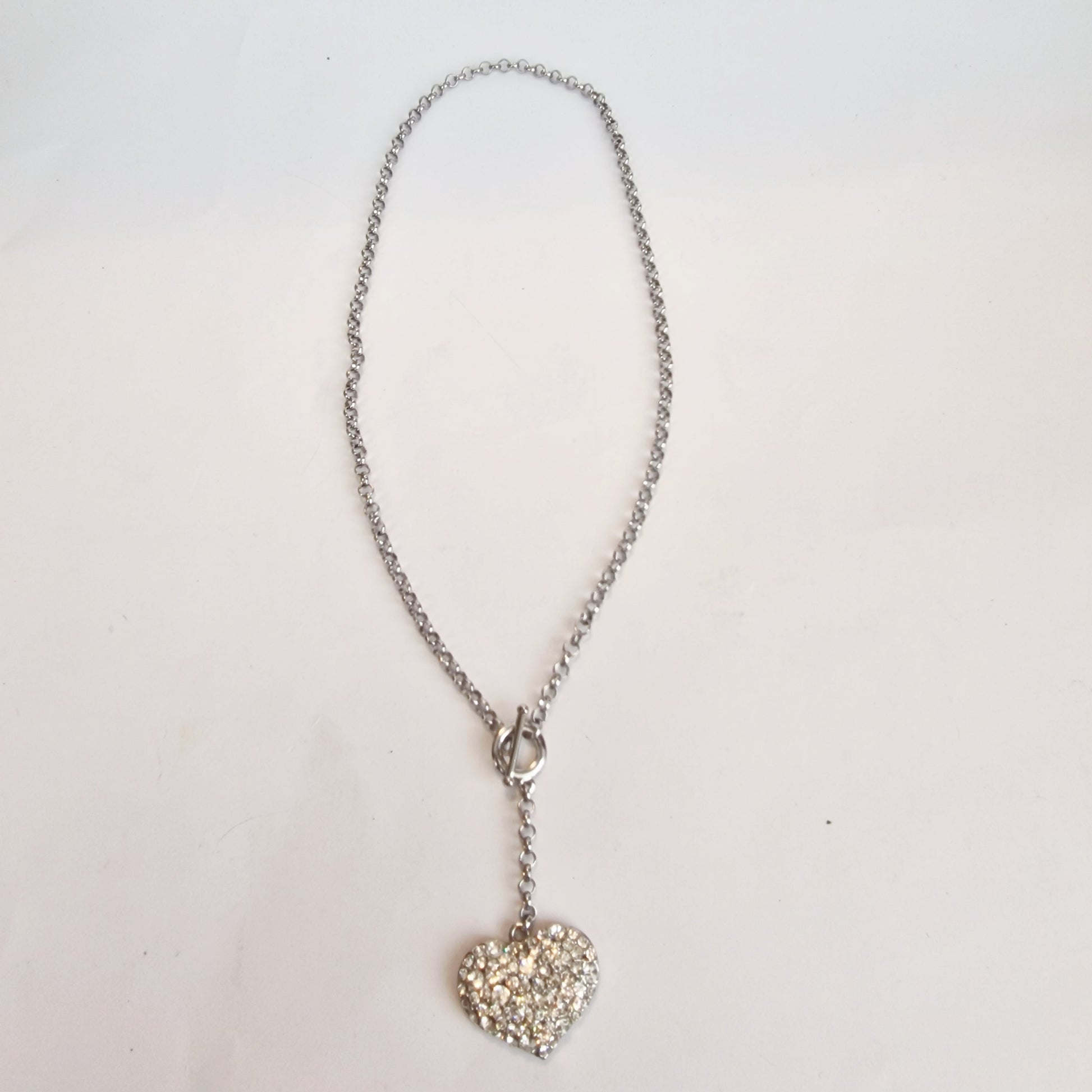 Vintage 1990s Silver-Tone Rhinestone Pave Heart Lariat Pendant Necklace Toggle – photo 3